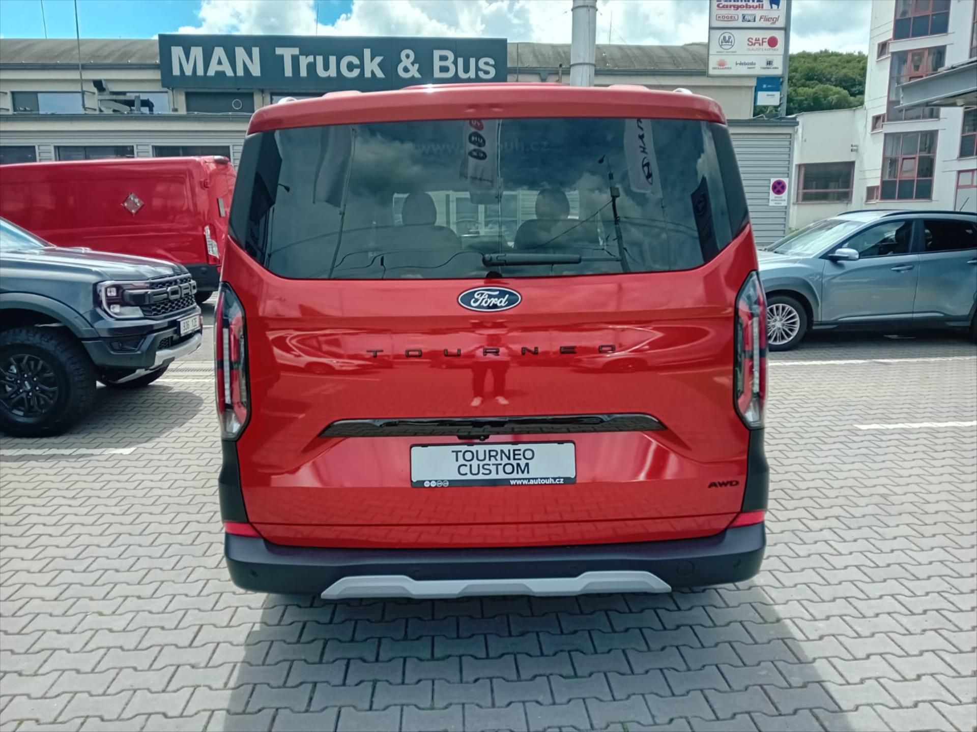 Ford Tourneo Custom, 2,0 EcoBlue 125kW/170k AWD  Ac - fotka 5