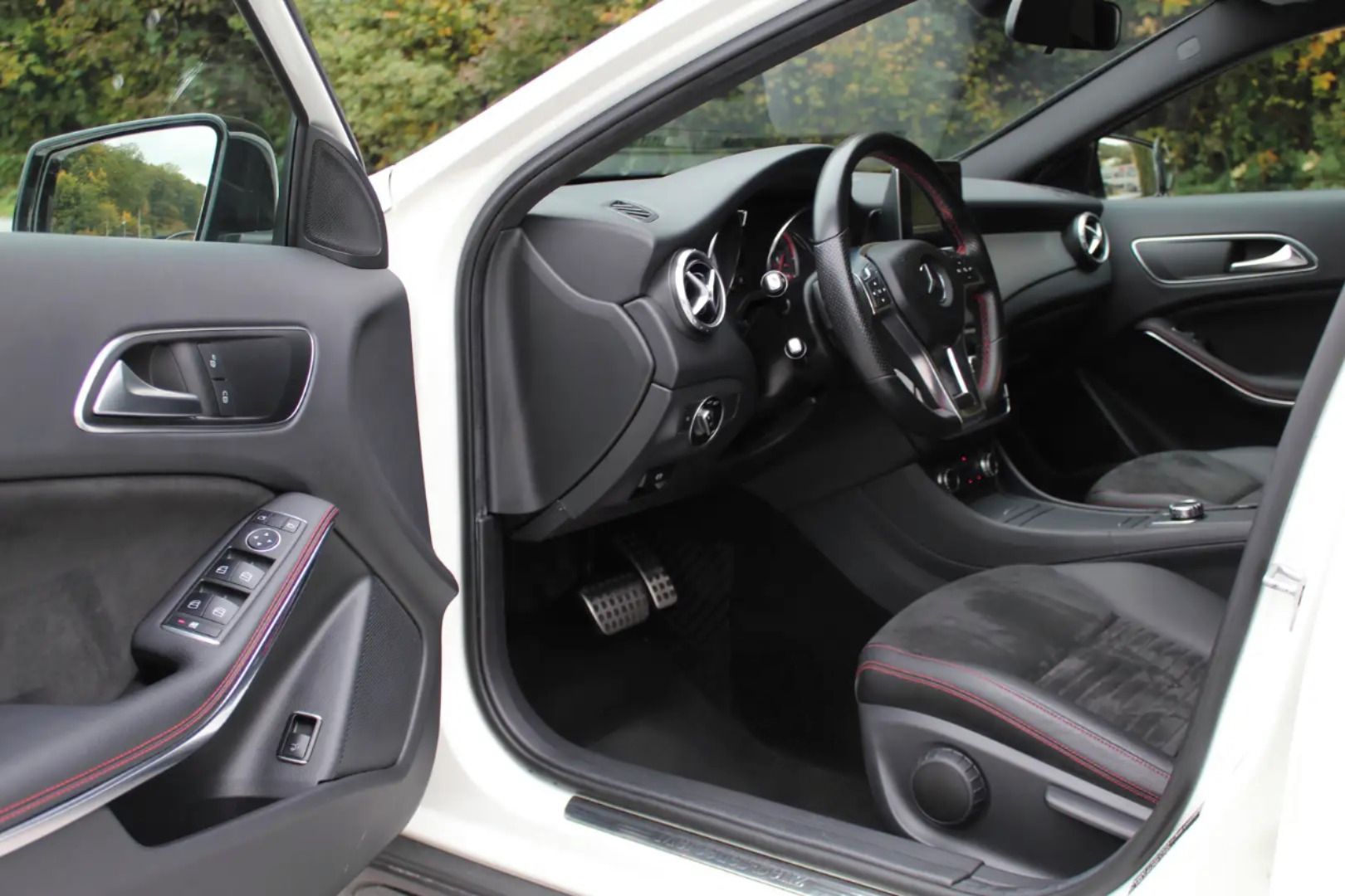 Mercedes-Benz GLA, 2.2 CDi 4MATIC - fotka 3