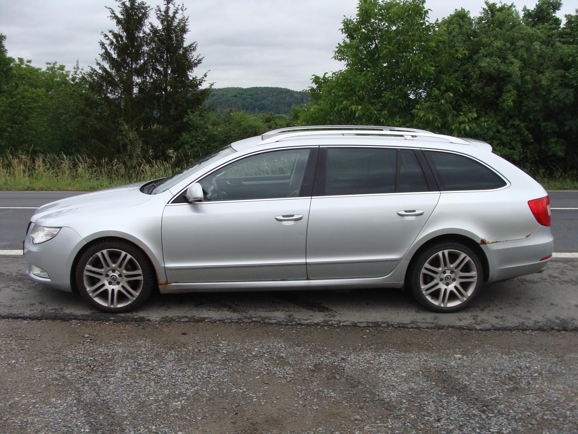 Škoda Superb, 2.0 TDi, 125 kW, 4X4, klima - fotka 2