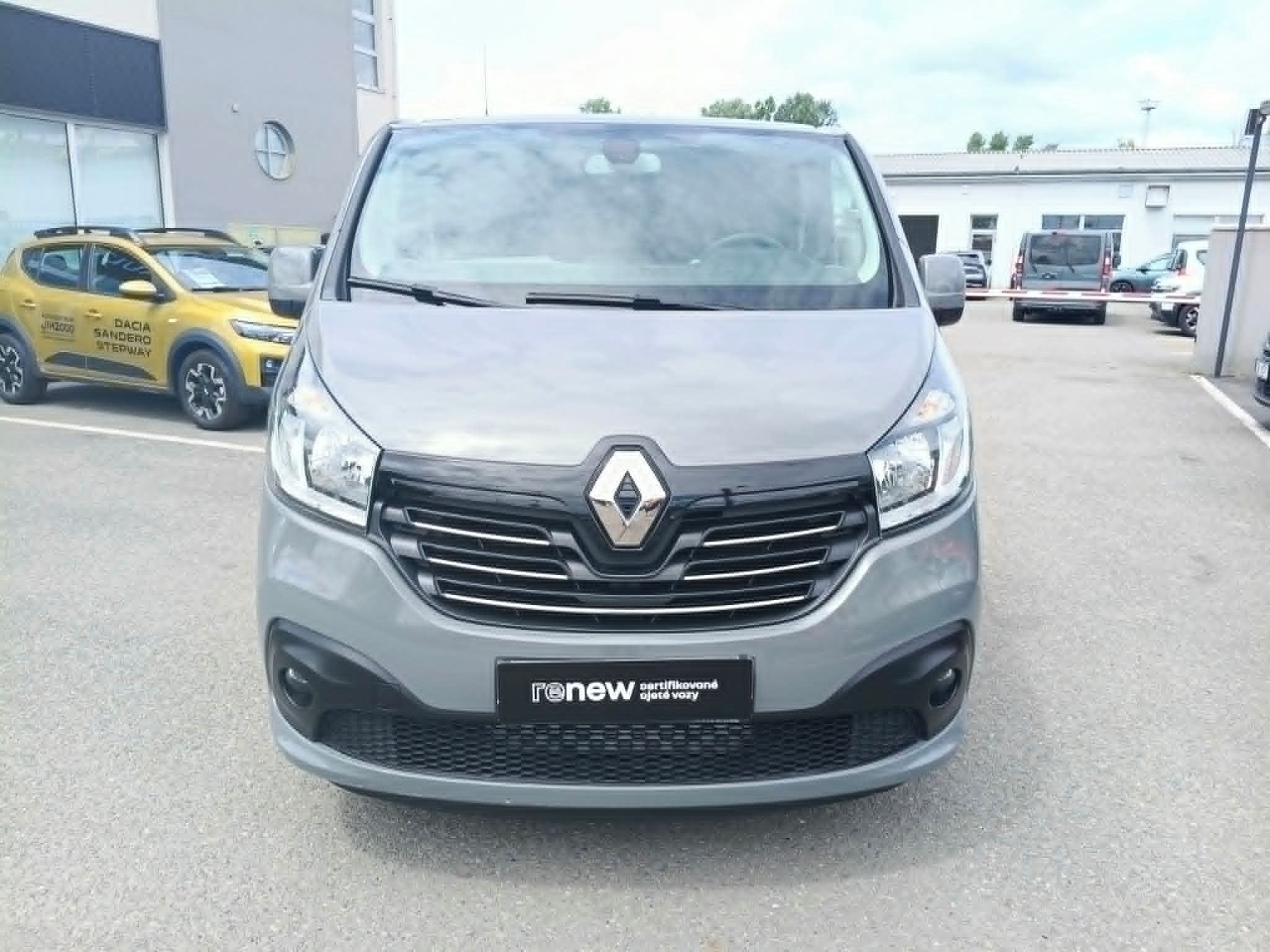 Renault Trafic, 1.6 dCi, Passenger, 8 míst 92k - fotka 4