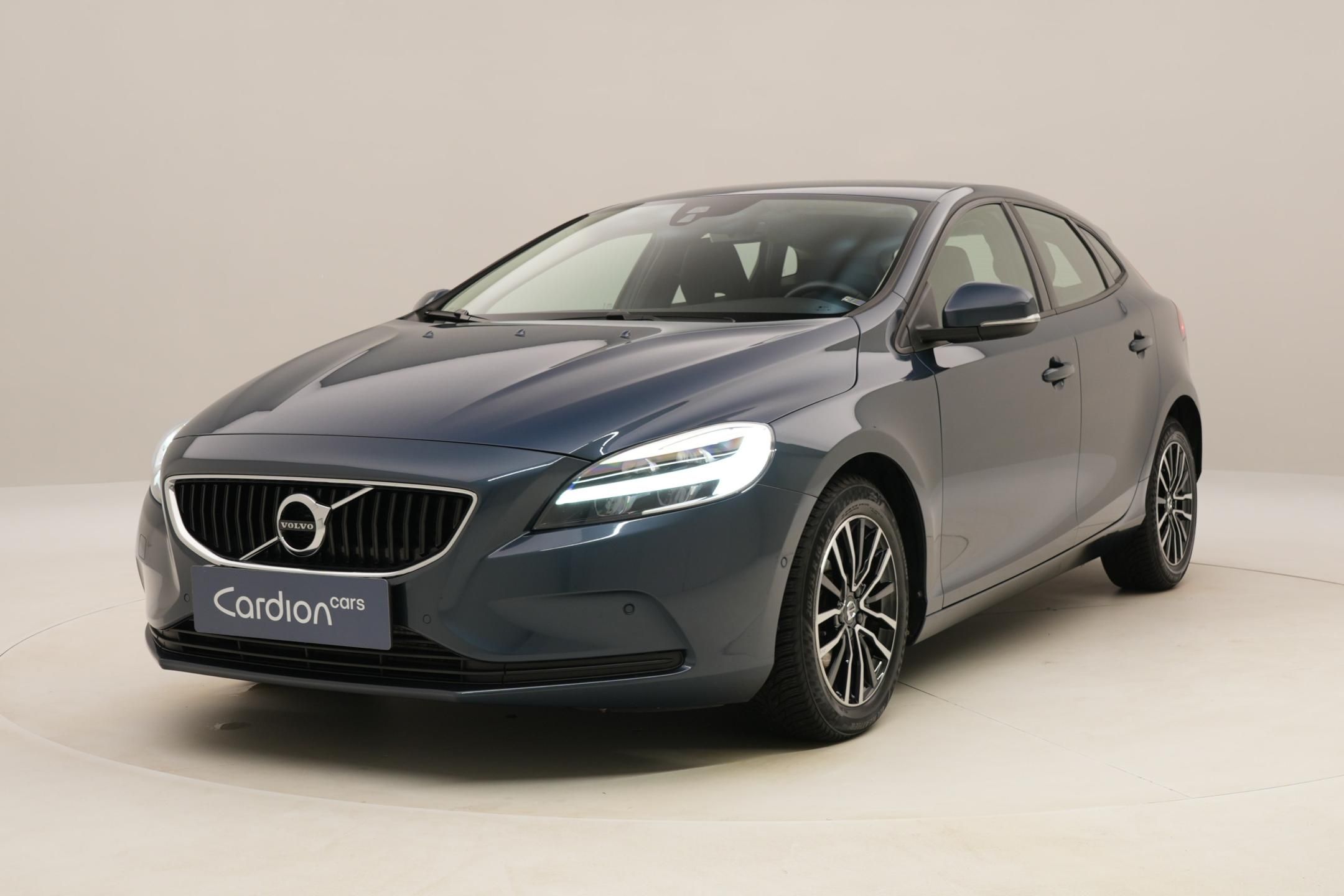 Volvo V40, T2 MOMENTUM
