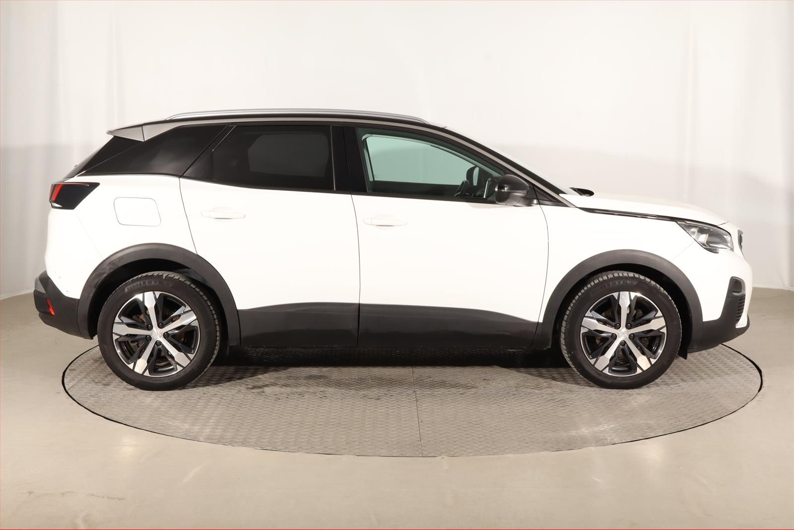 Peugeot 3008, 1.5 BlueHDi, Automat - fotka 6