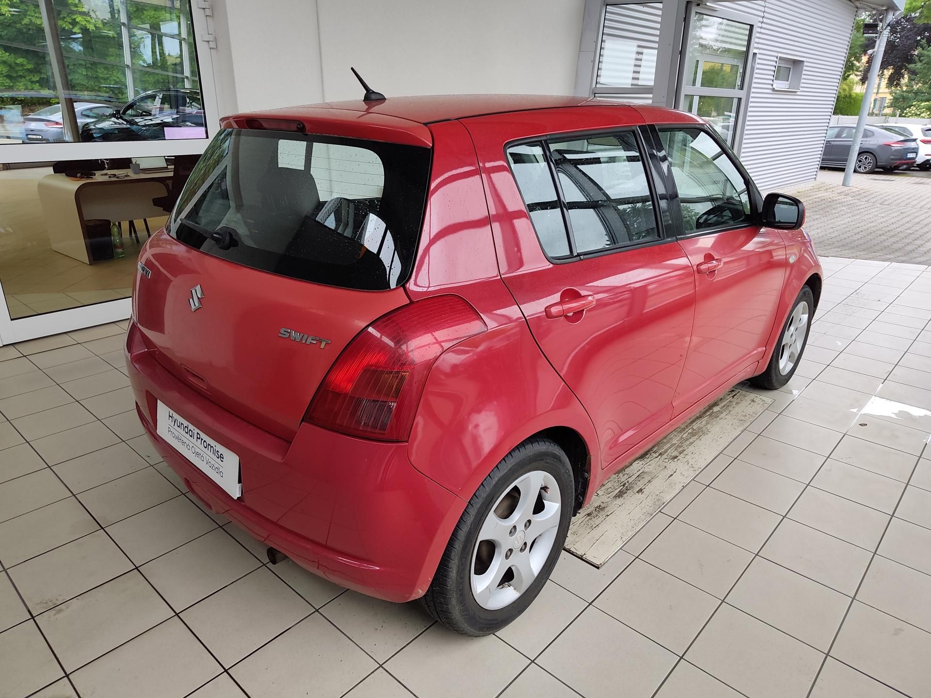 Suzuki Swift, 1.3i 67kW, ČR - fotka 4