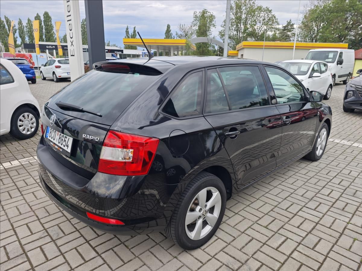 Škoda Rapid, 1,6 TDI DSG  Spaceback Ambitio - fotka 6