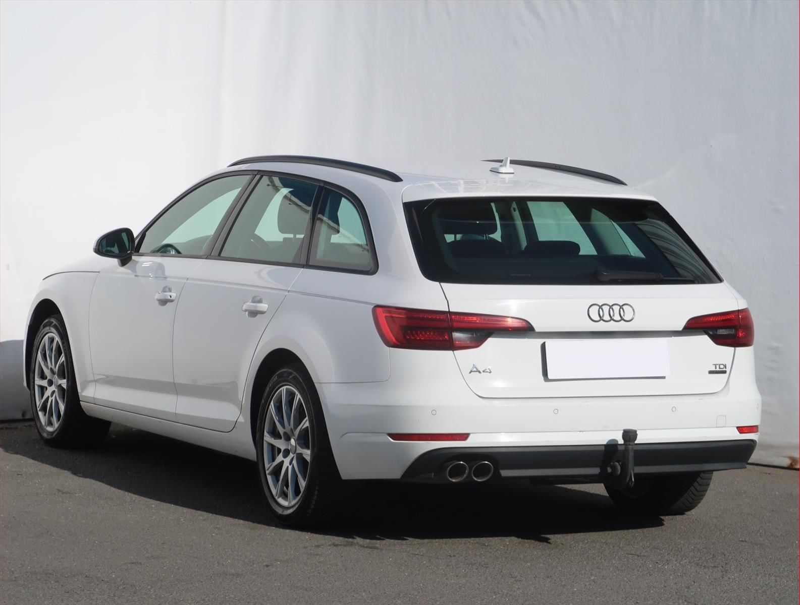 Audi A4, 2.0 TDI, 4X4, Automat - fotka 4