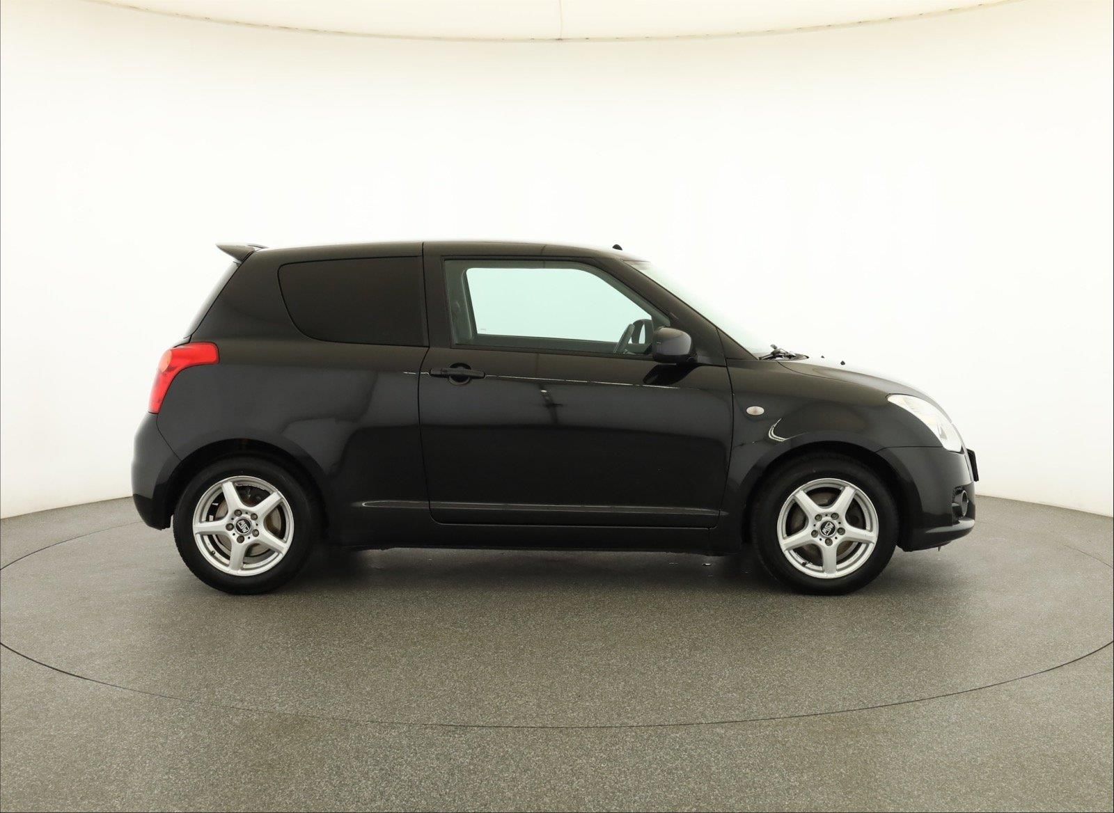 Suzuki Swift, 1.6 Sport, Serv.kniha, Klima - fotka 6