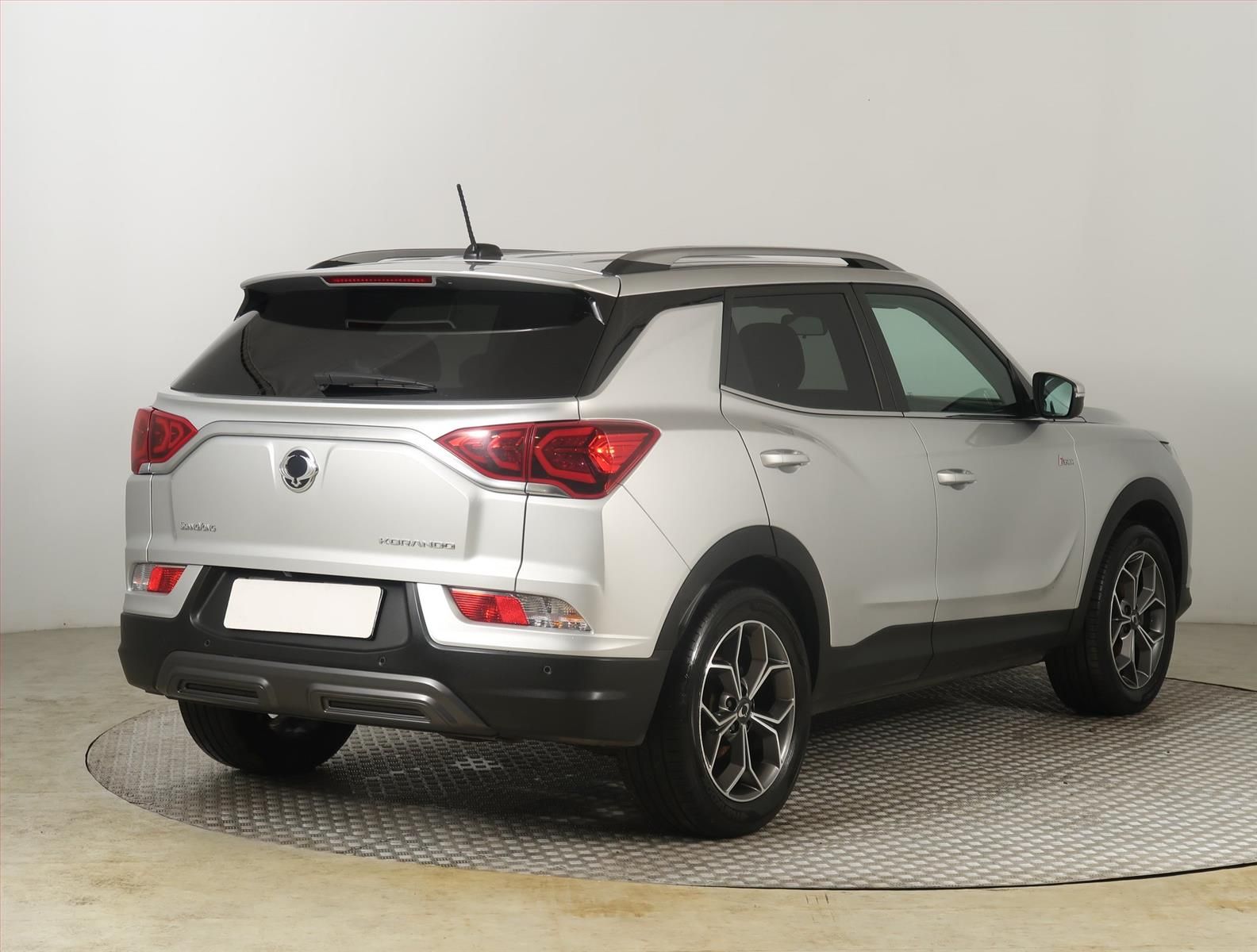 SsangYong Korando, 1.5 T-GDI, Style Plus, ČR - fotka 5