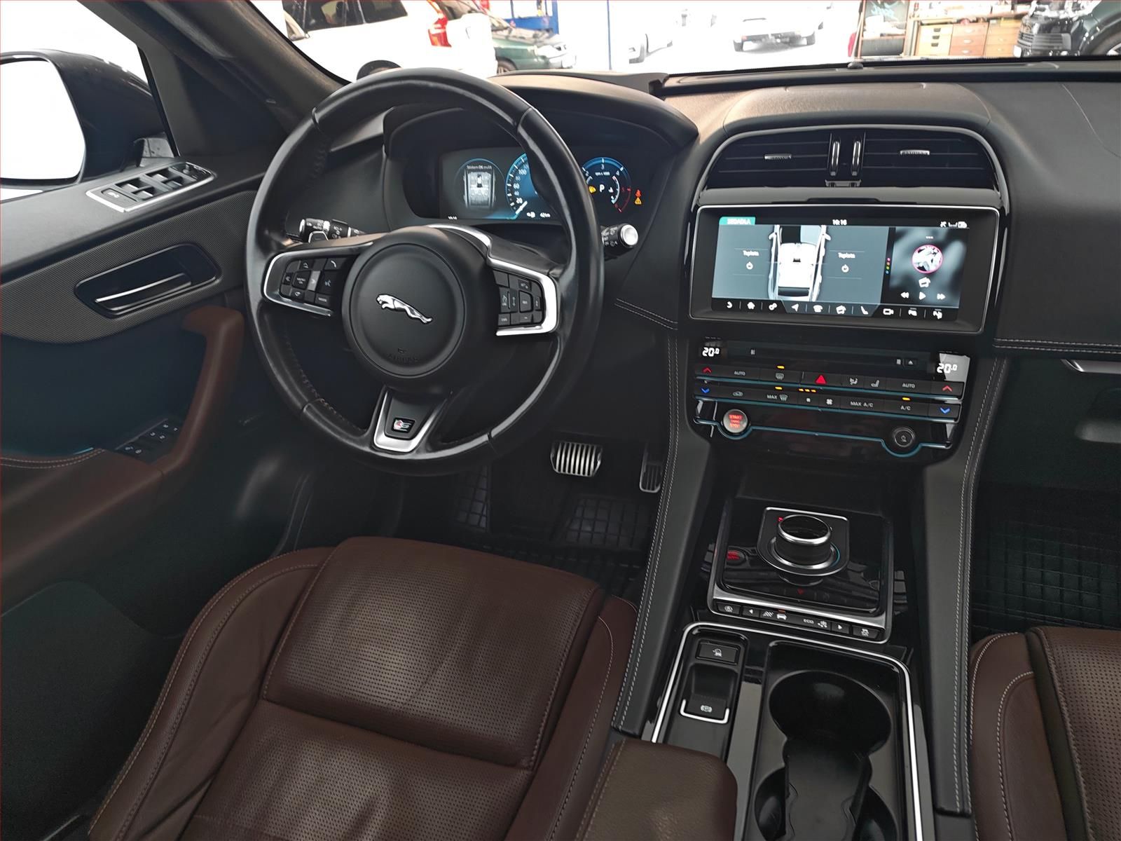 Jaguar F-Pace, 30d AWD, 4X4, Automat - fotka 6
