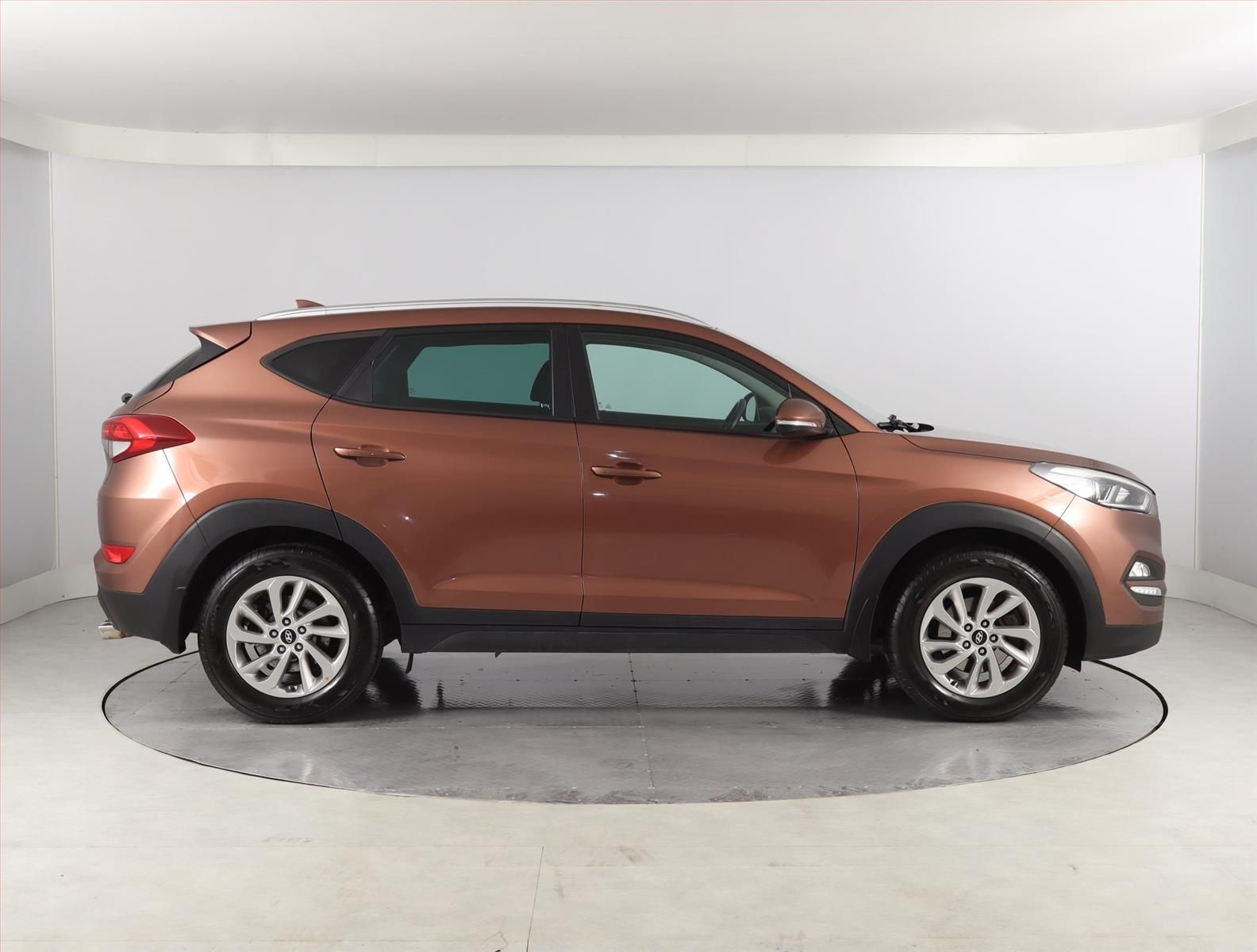 Hyundai Tucson, 1.7 CRDi, Serv.kniha, Navi - fotka 6