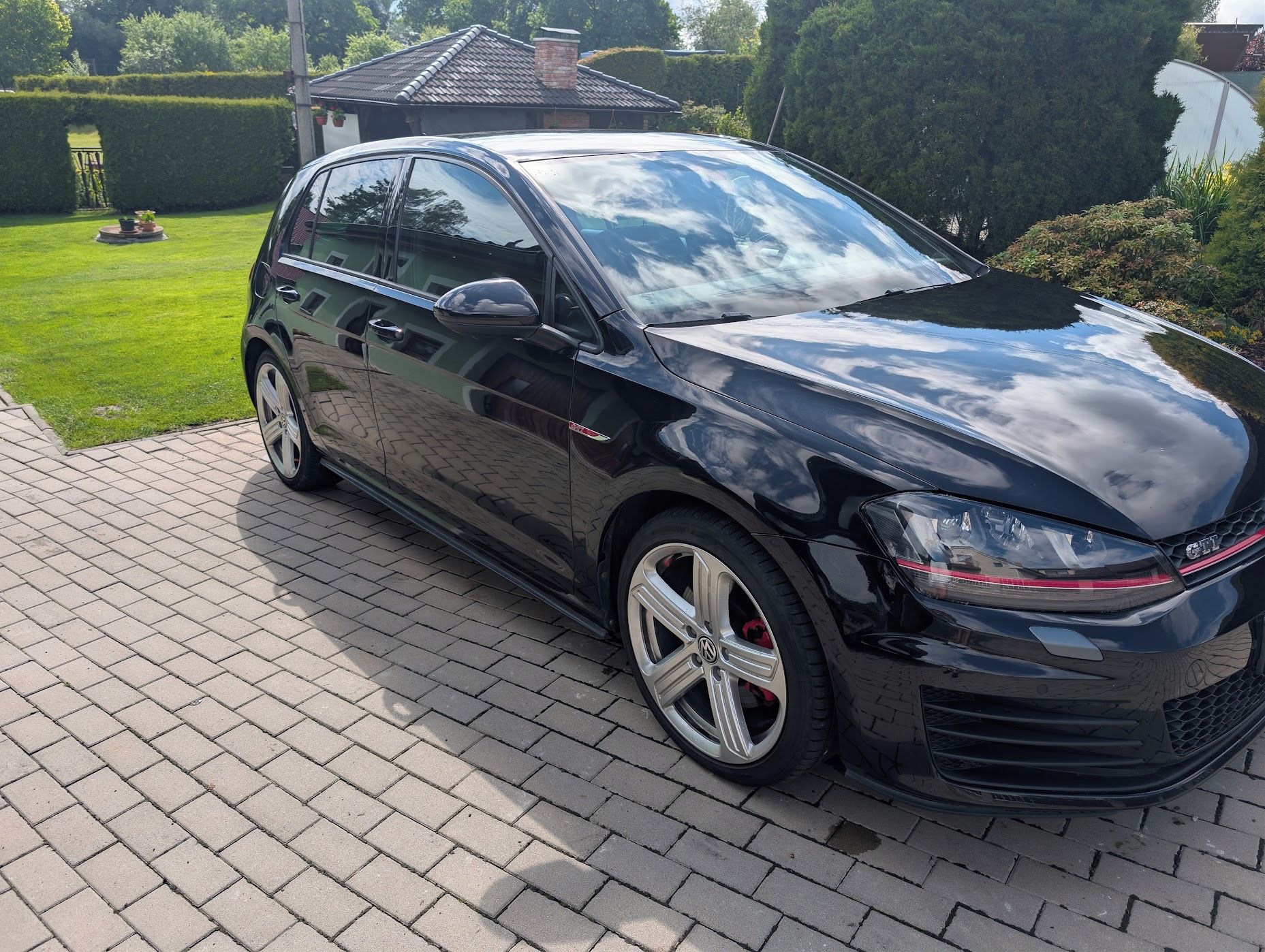 Volkswagen Golf, Golf 7 GTI 2.0 TSI 162 kW DSG - fotka 3