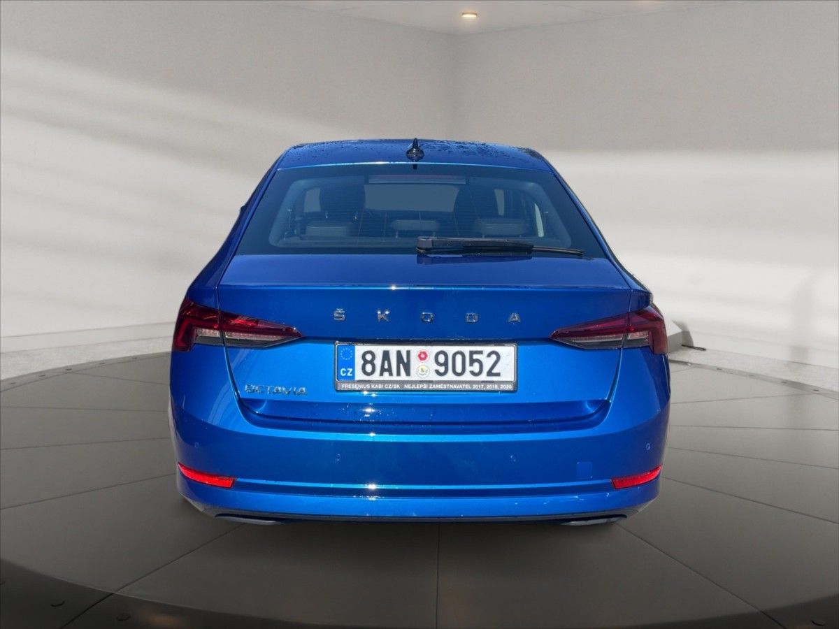 Škoda Octavia, 2,0 TDI 110 Ambition - fotka 5