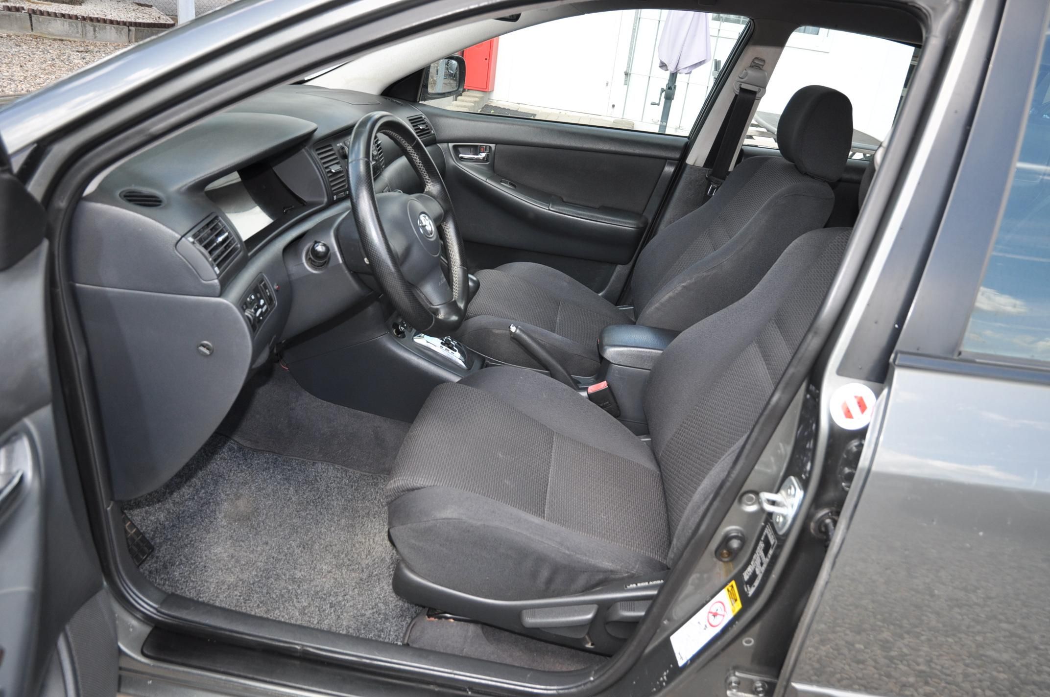 Toyota Corolla, 1.4D-4D 66kW KOMBI Automat - fotka 6