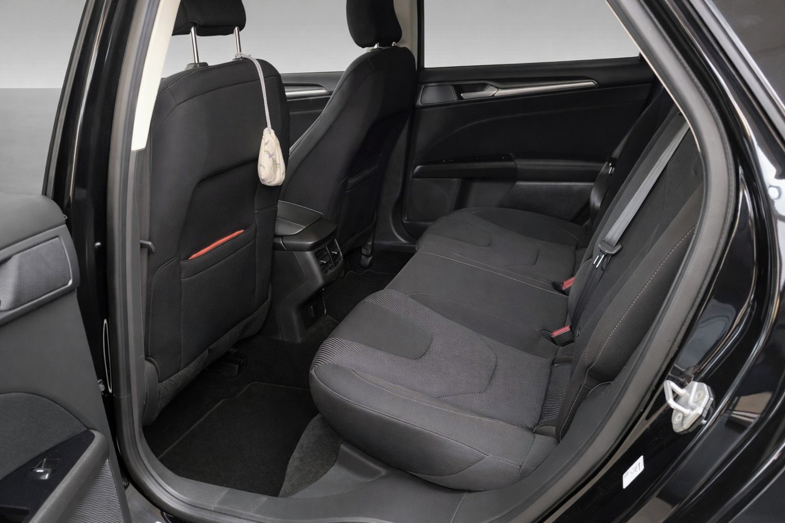 Ford Mondeo, FORD MONDEO V Kombi AWD, 1.maj - fotka 5