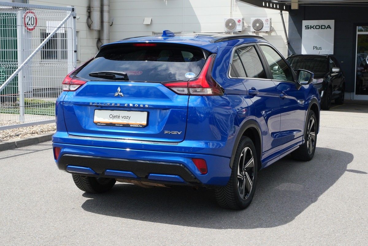 Mitsubishi Eclipse Cross, 2.4 PHEV 138 kW Automatik AWD - fotka 2