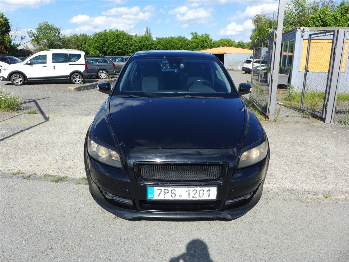Volvo C30, 2,0 D  R-DESIGN, BEZ INVESTIC - fotka 3