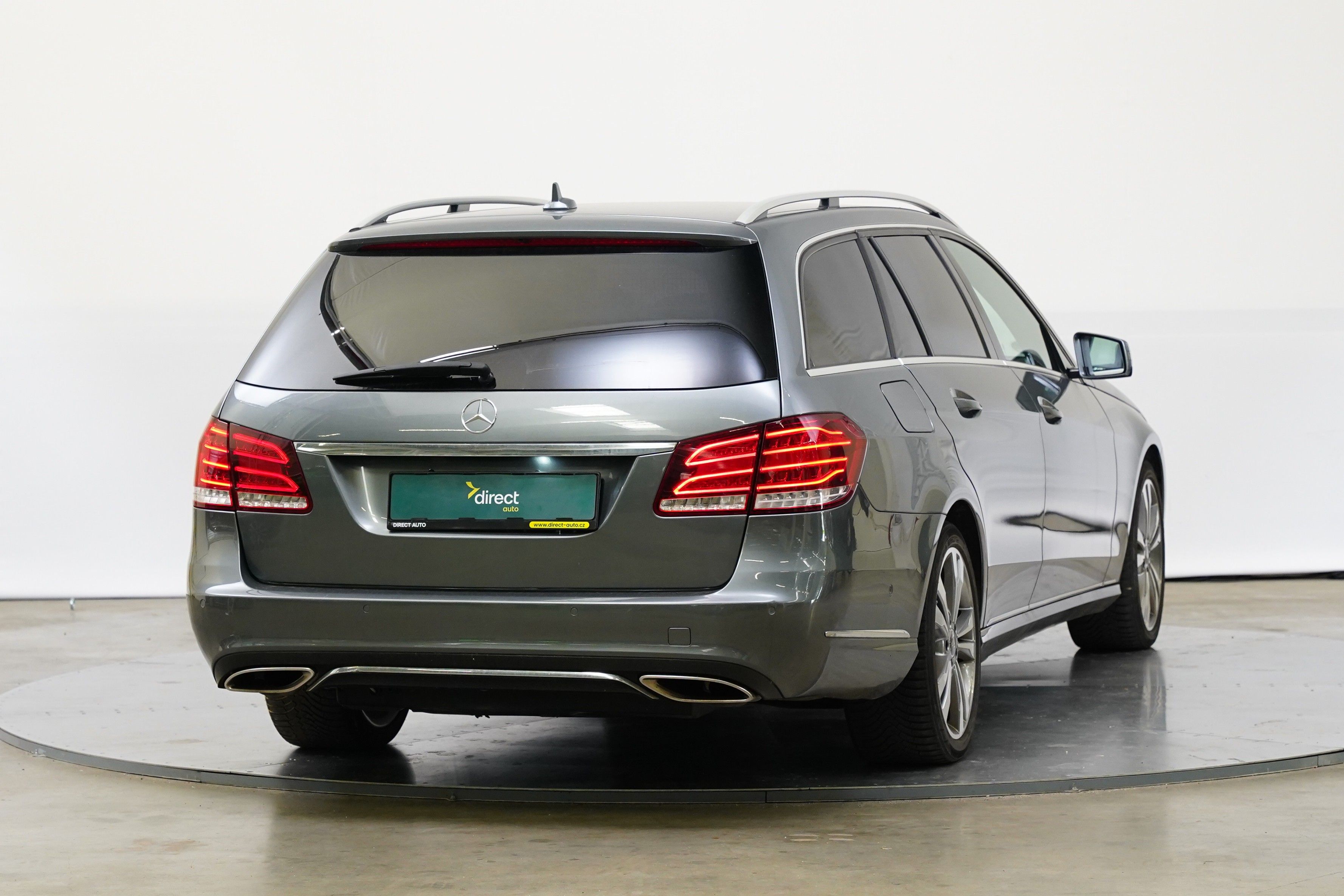 Mercedes-Benz Třídy E, 220 CDI-T 125 kW Avantgarde - fotka 3