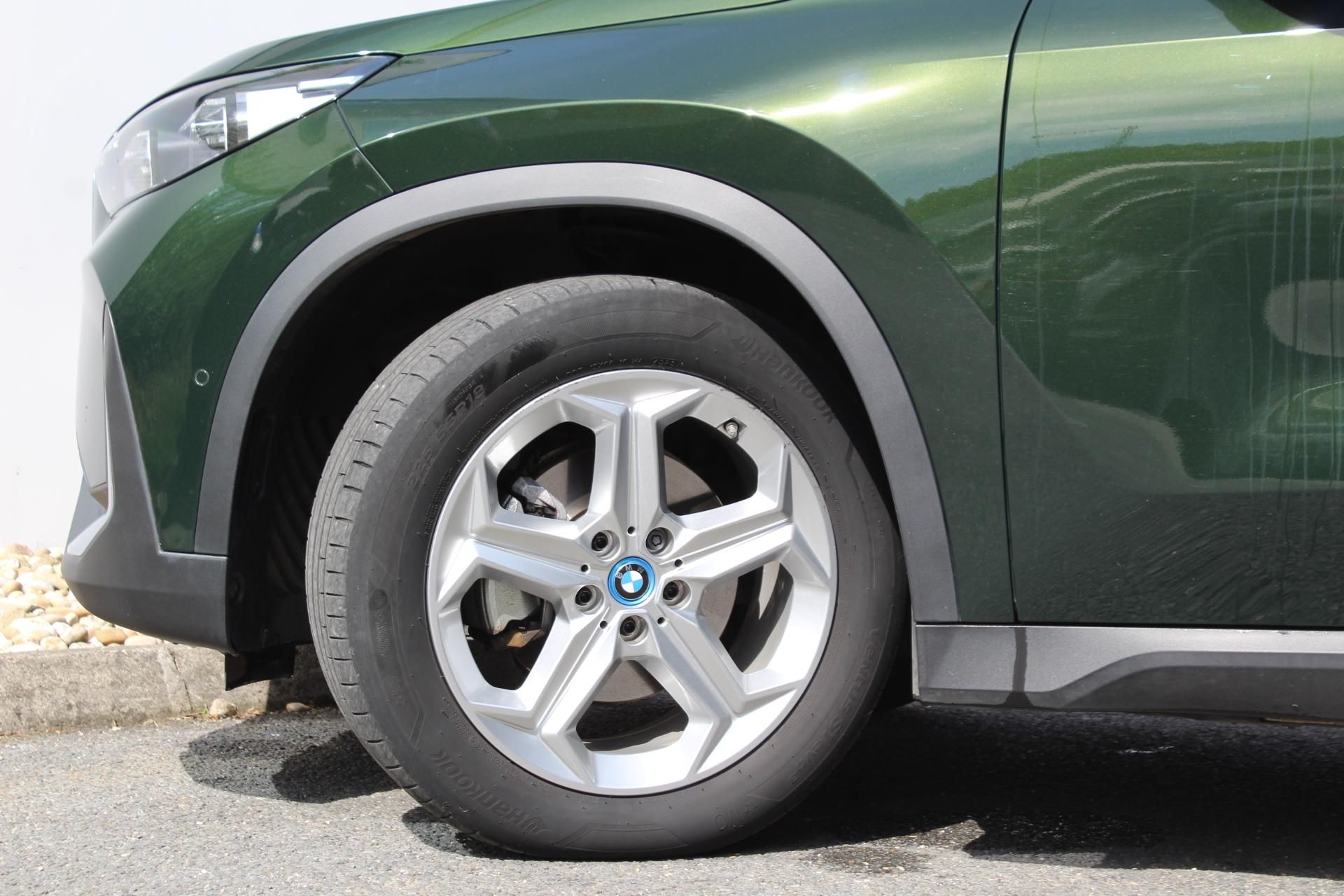 BMW iX1, eDrive20 - fotka 6