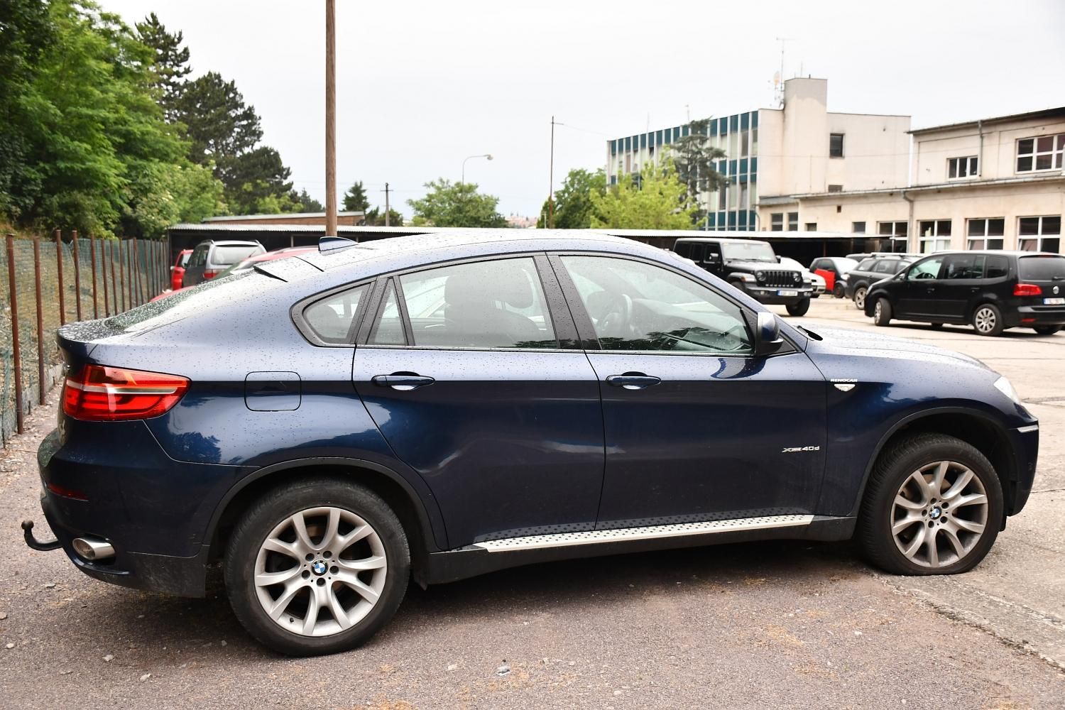 BMW X6, xDrive40d - fotka 4