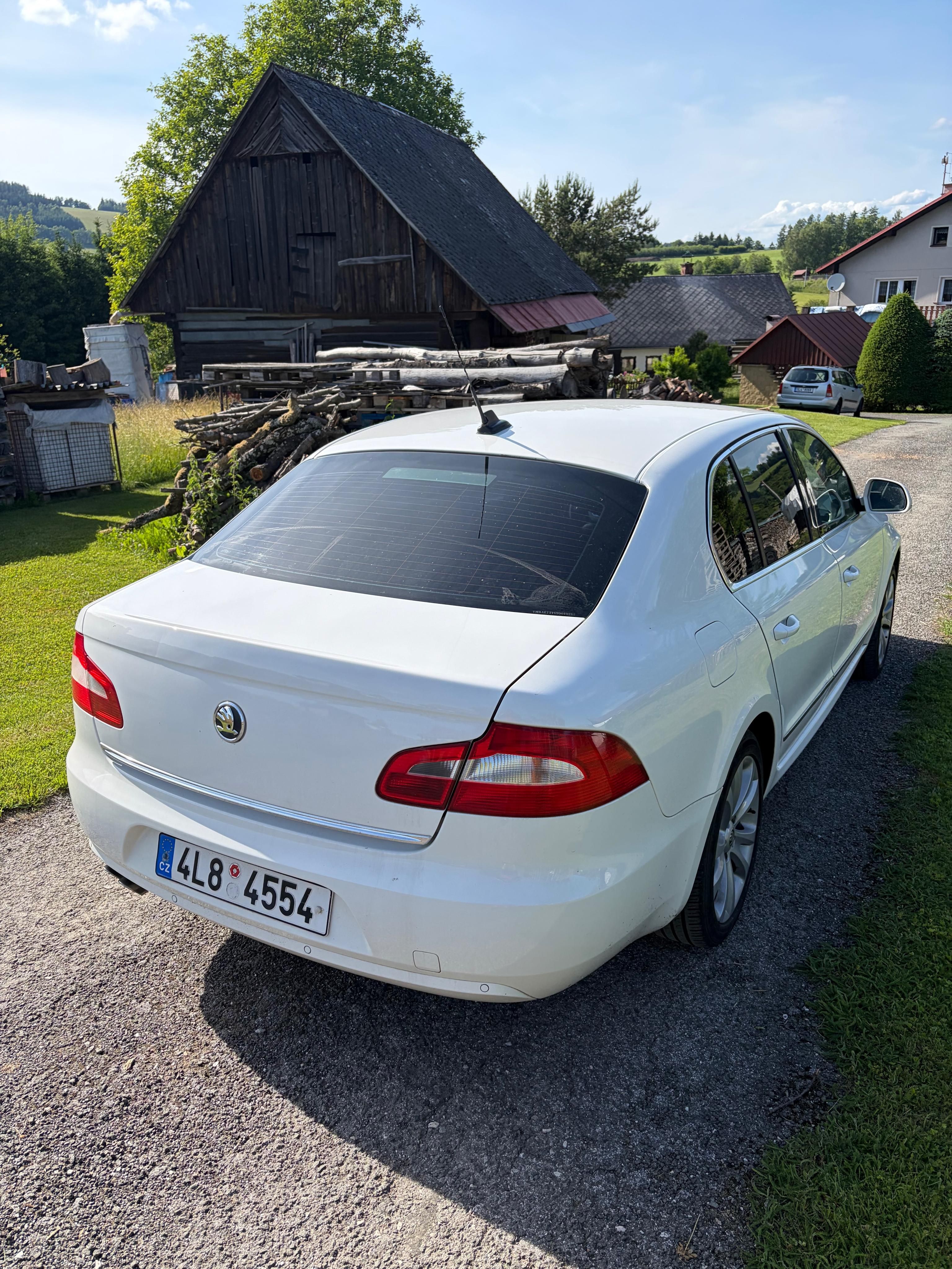 Škoda Superb, Škoda Superb 2.0Tdi 103kw - fotka 5
