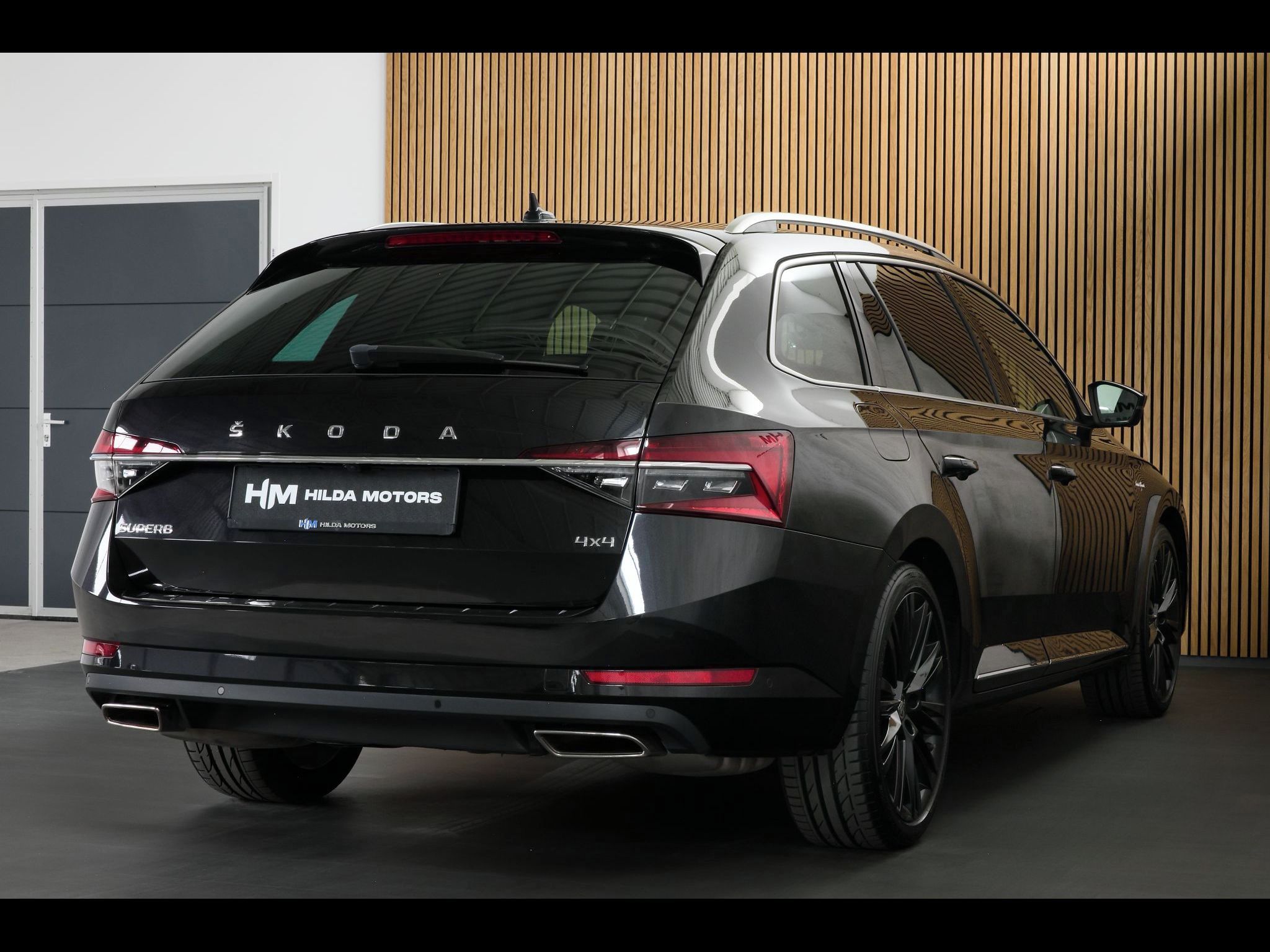 Škoda Superb, 2.0TSI 206kW 4x4 L&K Max výbav - fotka 4