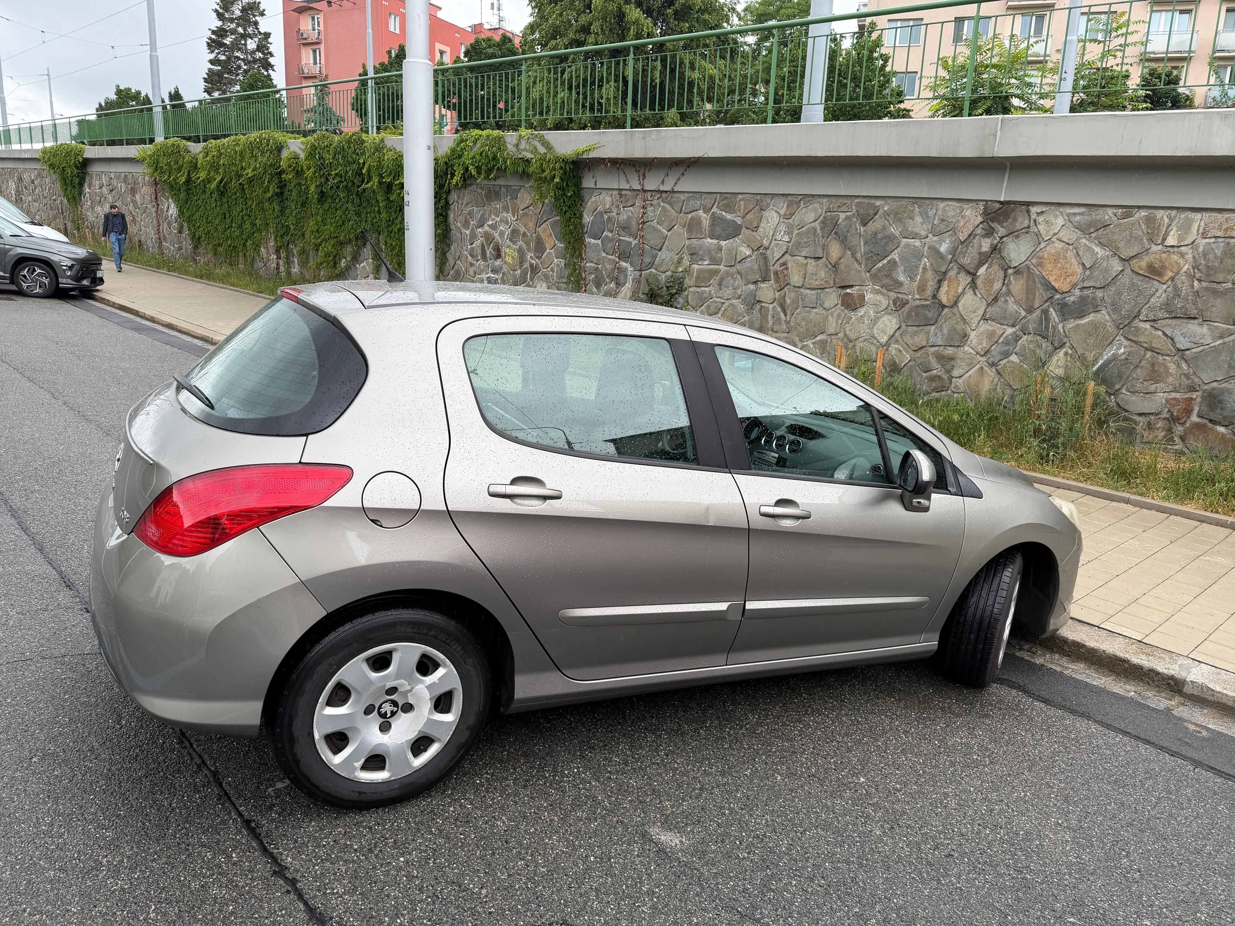 Peugeot 308, Peugeot 308,1.maj.,servisováno - fotka 2