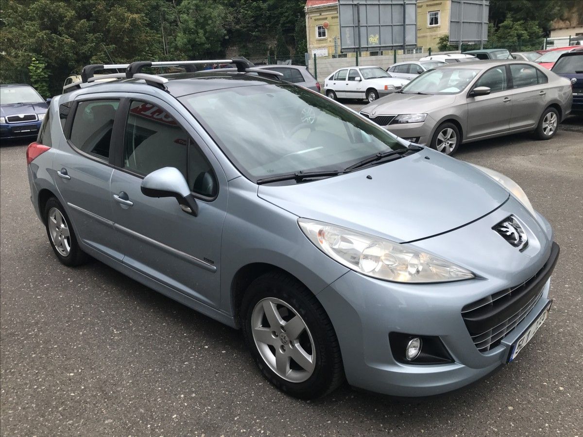 Peugeot 207, 1,4 i SW Sportium - fotka 4