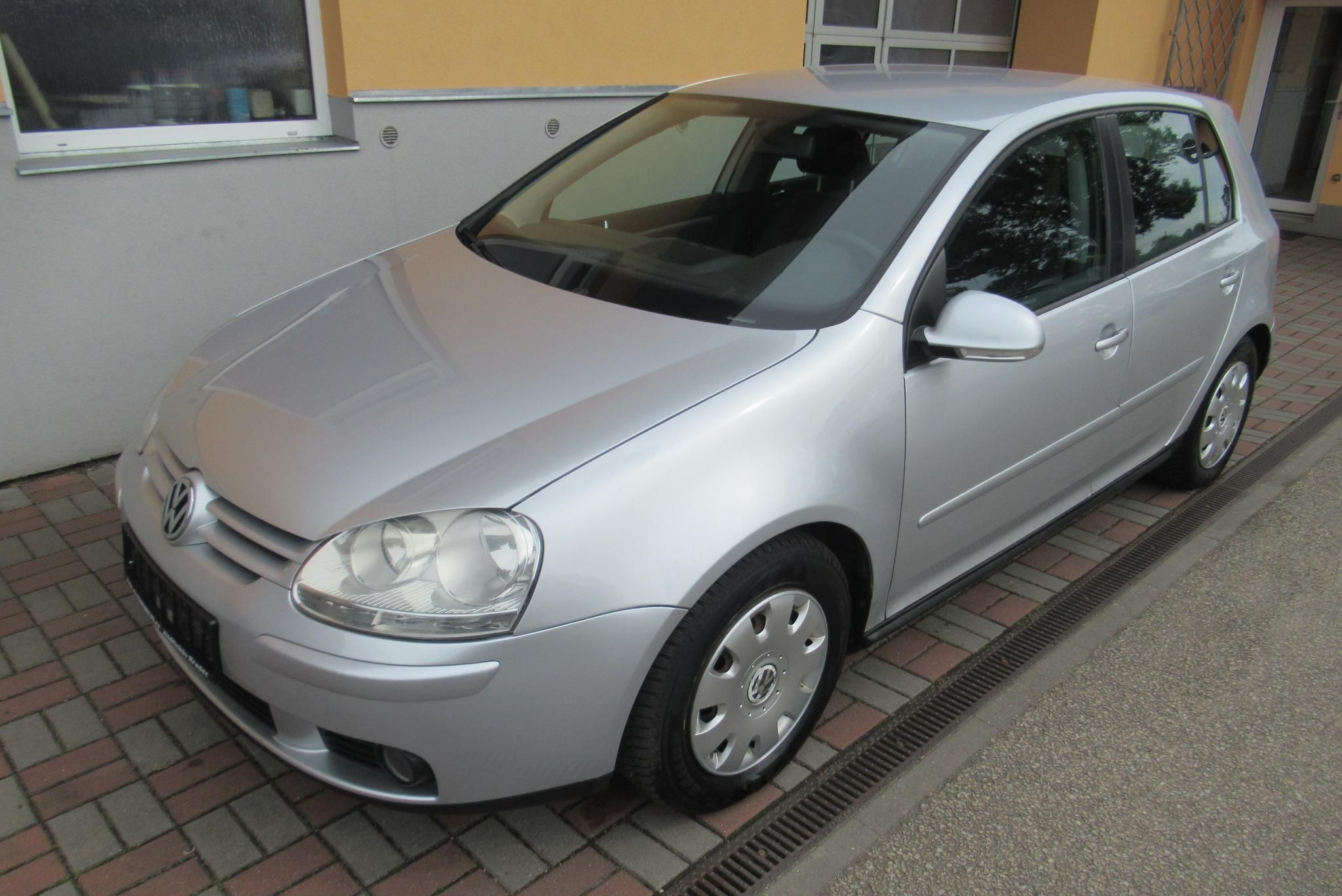 Volkswagen Golf, 1.9 TDi AUT. KLIMA TAŽNÉ - fotka 5