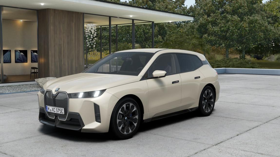 BMW iX, xDrive45 - fotka 2