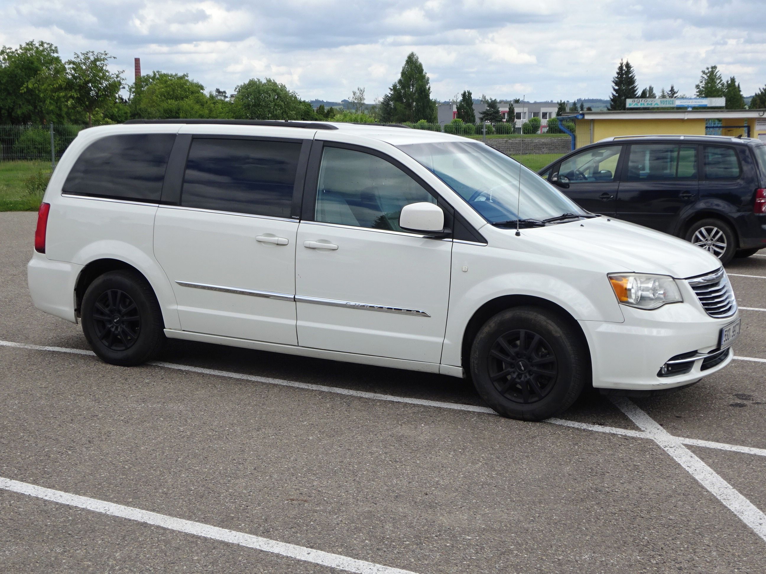 Chrysler Town & Country, 3.6 L (208 KW) 7.Míst - fotka 2
