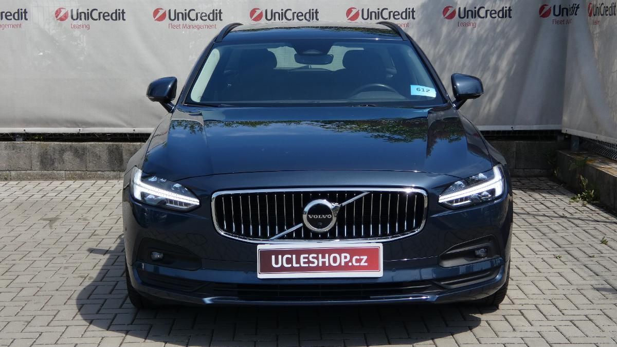 Volvo V90, B4 mHEV AWD aut. Momentum Pro - fotka 2