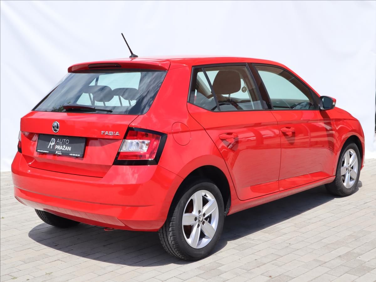 Škoda Fabia, 1,0 MPI Active, Klima - fotka 6