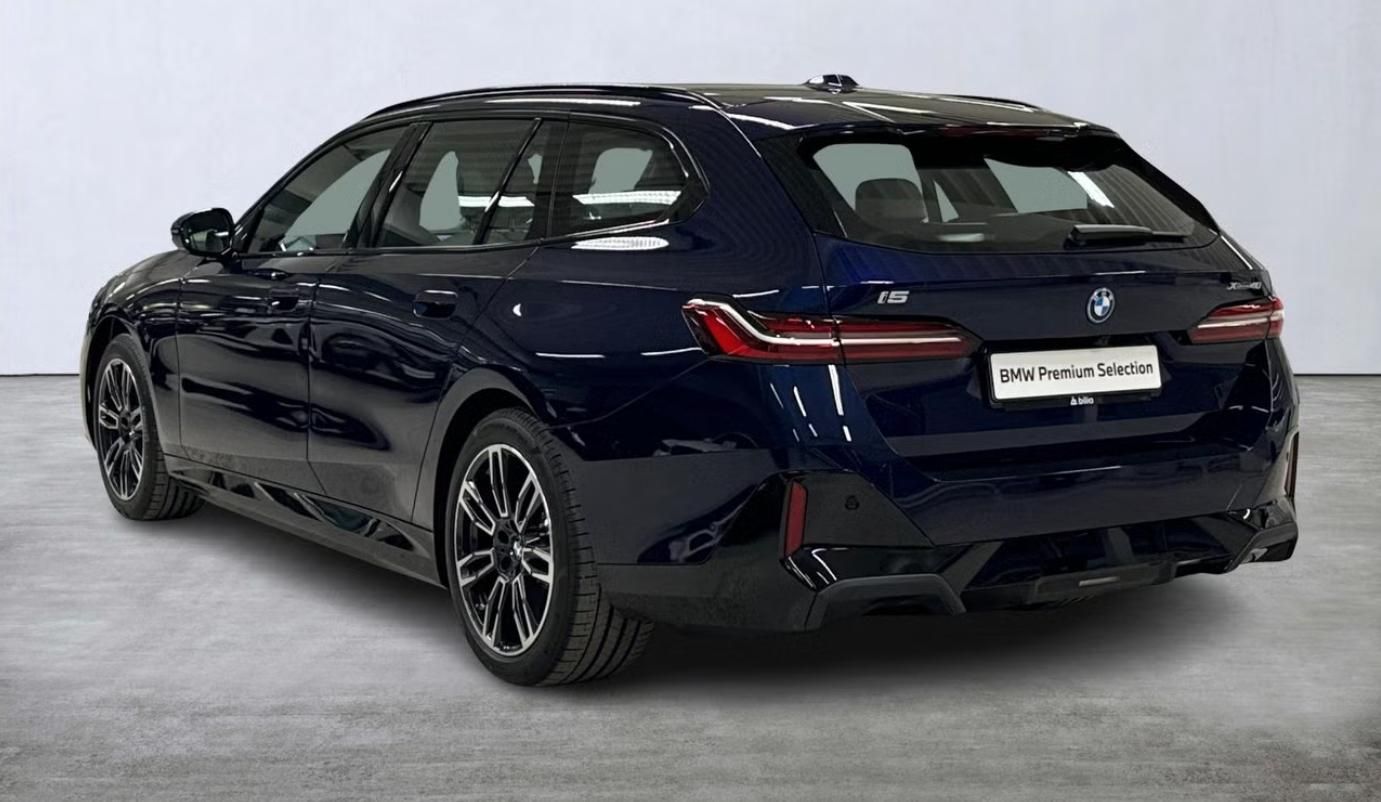 BMW i5, xDrive40 Touring M Tažné Kam. - fotka 2