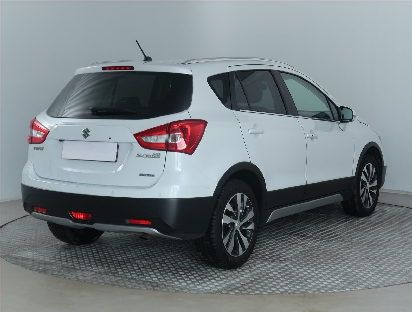 Suzuki SX4 S-Cross, 1.4 BoosterJet, 4X4, ČR,1.maj - fotka 5