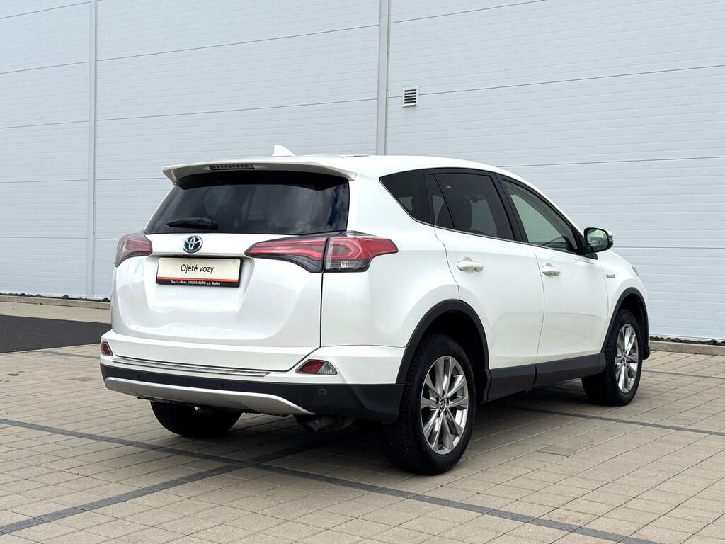 Toyota Rav4, 2.5 Hybrid 114 kW - fotka 5