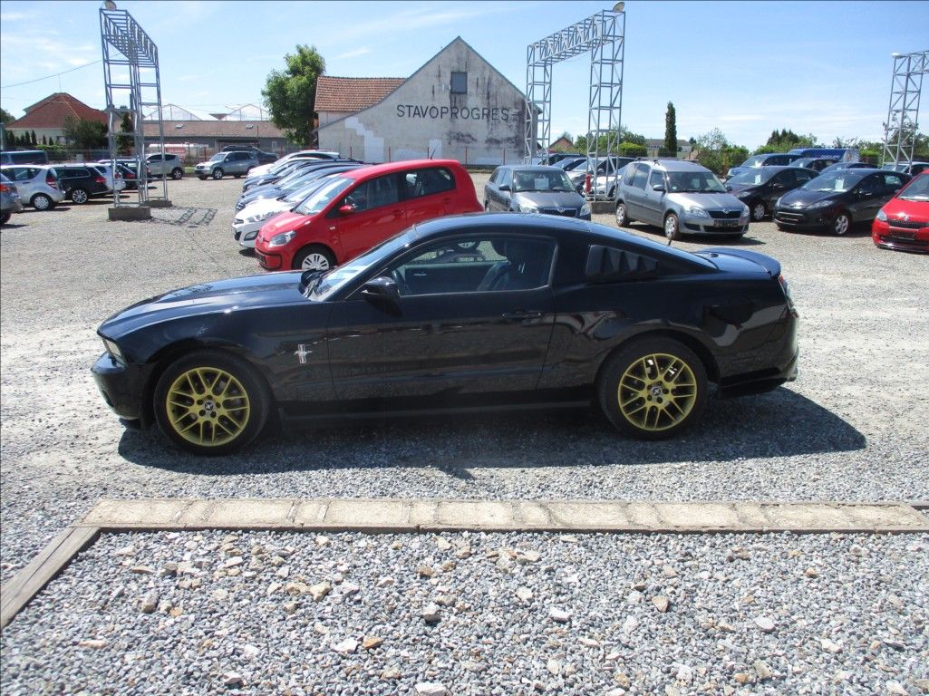 Ford Mustang, 3,7 L V6, klima, 224kW, - fotka 4