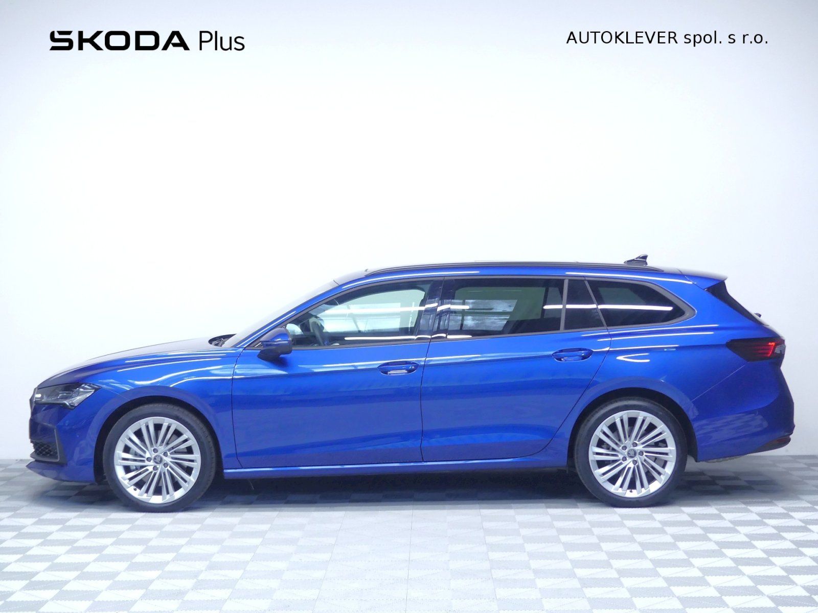 Škoda Superb, Selection 4x4 DSG 2.0TSI 195kW - fotka 3