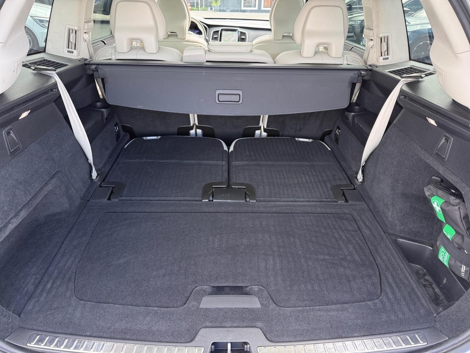 Volvo XC90, ULTIMATE BRIGHT B5 D 173kW AWD - fotka 6