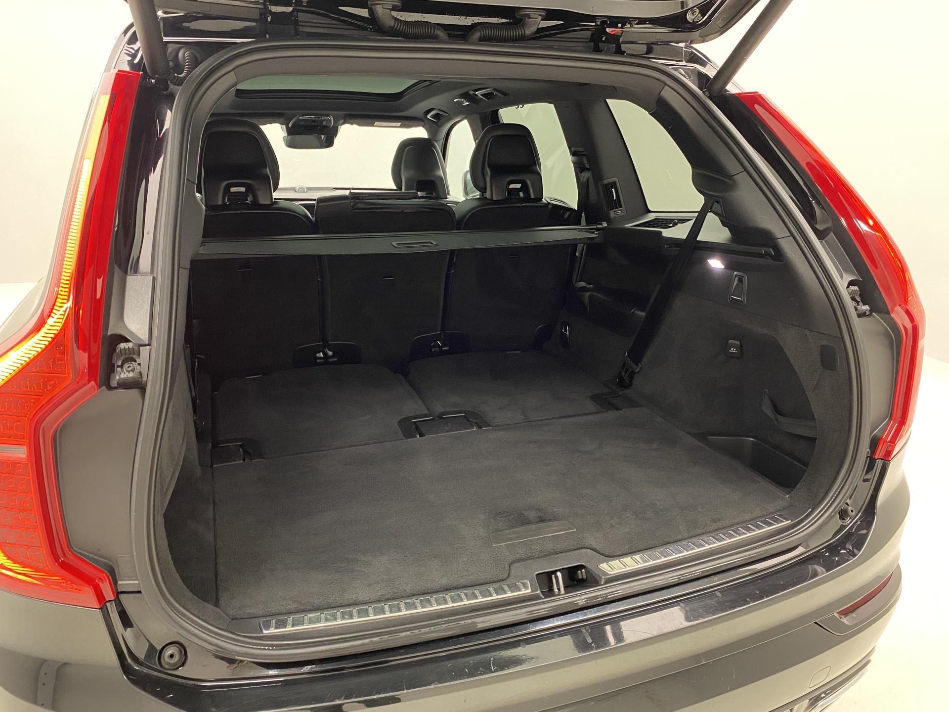 Volvo XC90, B5 AWD R-DESIGN AUT 7míst - fotka 6