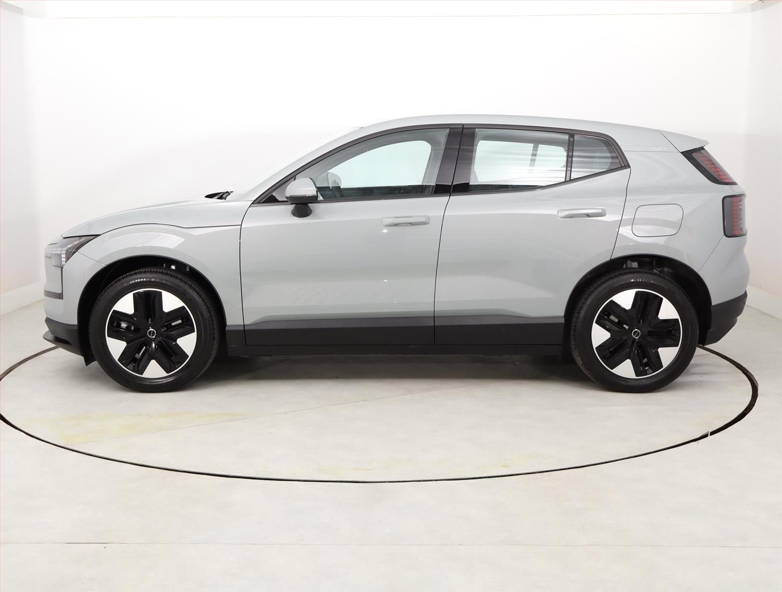 Volvo EX30, 51kWh Single Motor, Core - fotka 3
