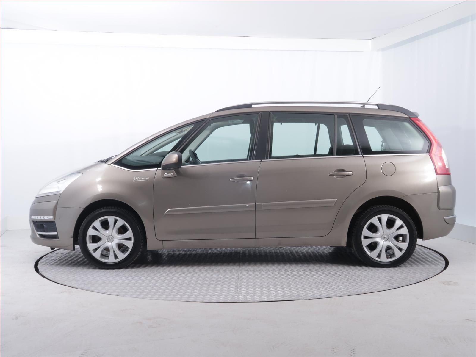 Citroën Grand C4 Picasso, 1.6 HDi, 7 míst, po STK, Tažné - fotka 3