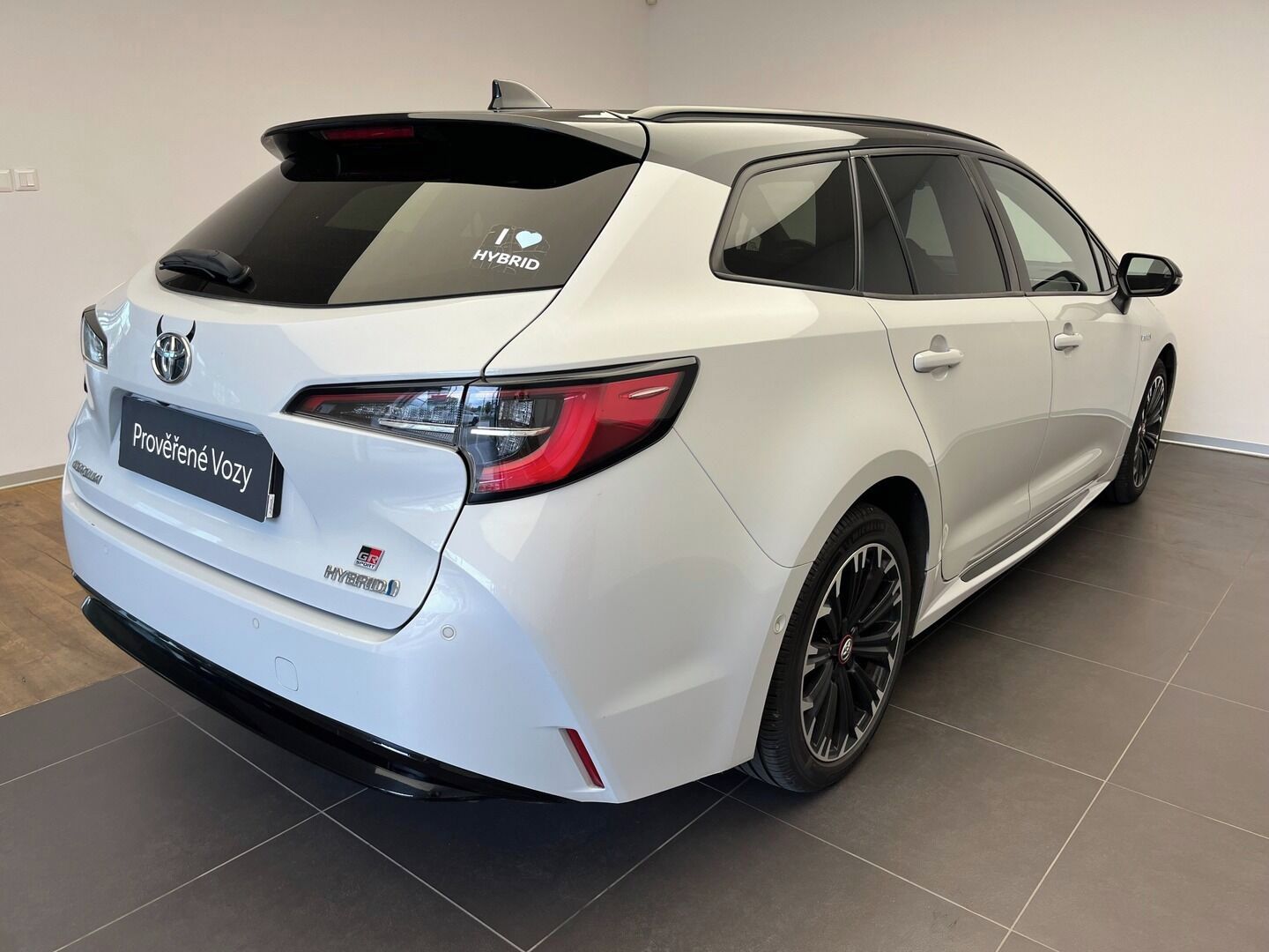 Toyota Corolla, 1.8 Hybrid GR-Sport Dynamic - fotka 4