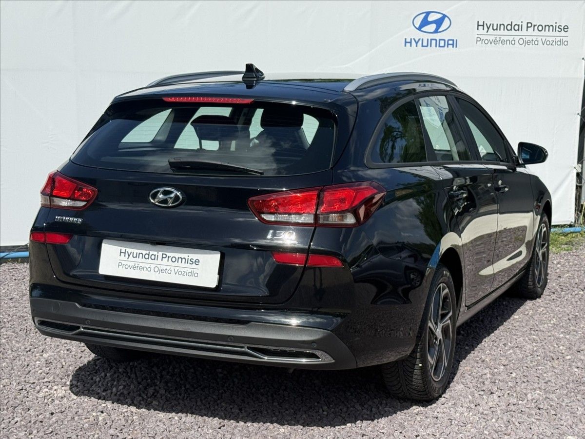 Hyundai i30, 1,5 CVVT 81kW Family Comfort - fotka 2