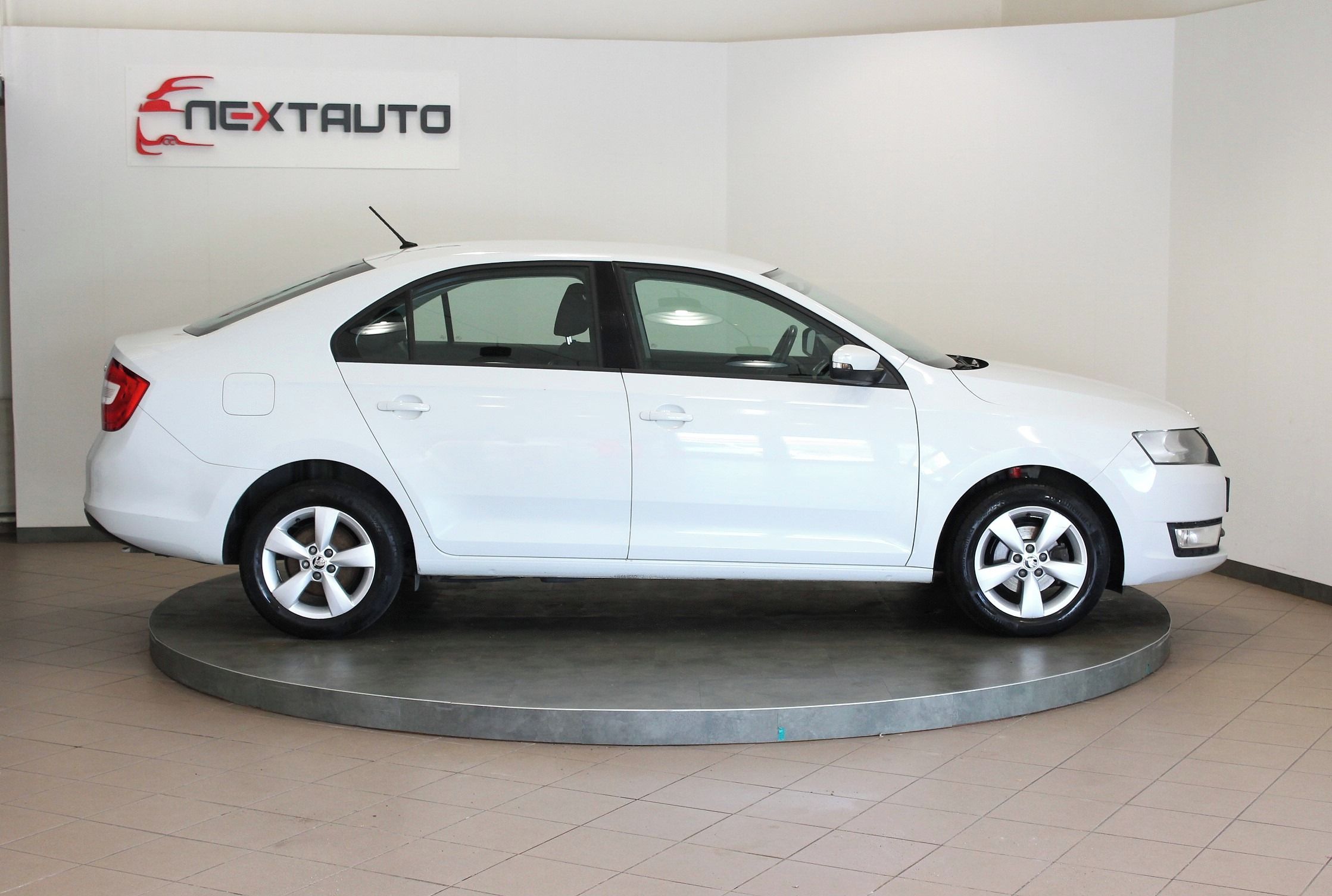 Škoda Rapid, 1.2 TSI 66kW AMBITION ČR - fotka 6