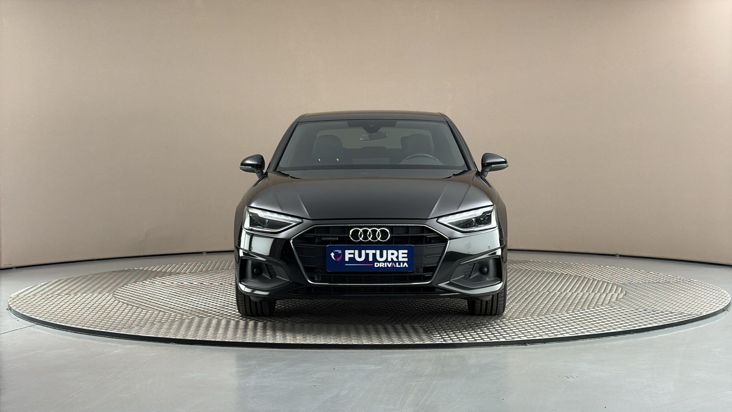 Audi A4, 2.0 40TDI S Tronic Quattro - fotka 3