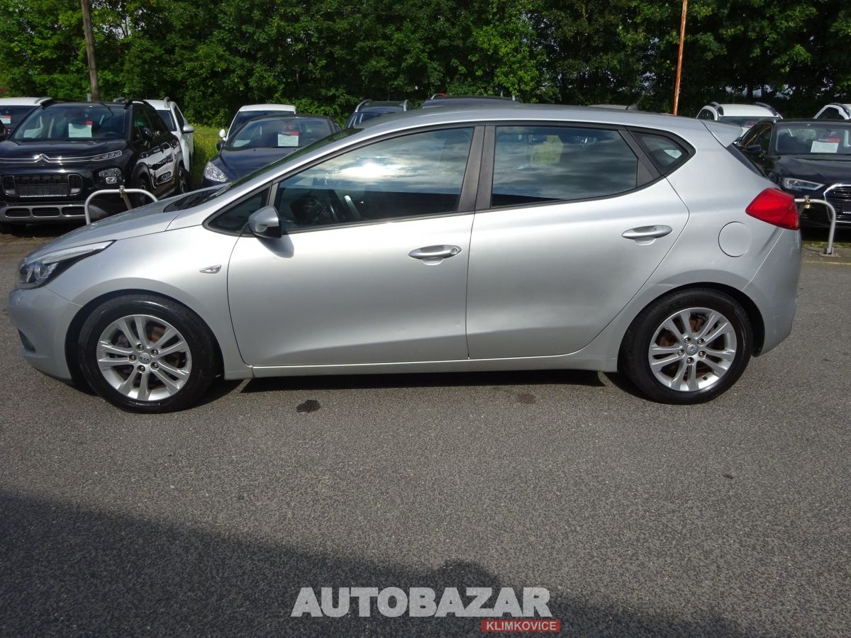 Kia Cee´d, 1,6 CRDI - fotka 5