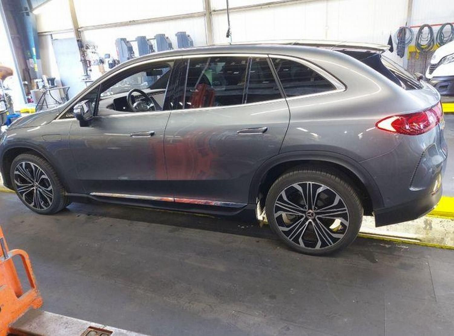 Mercedes-Benz EQE, 350 4-matic Premium Plus - fotka 5