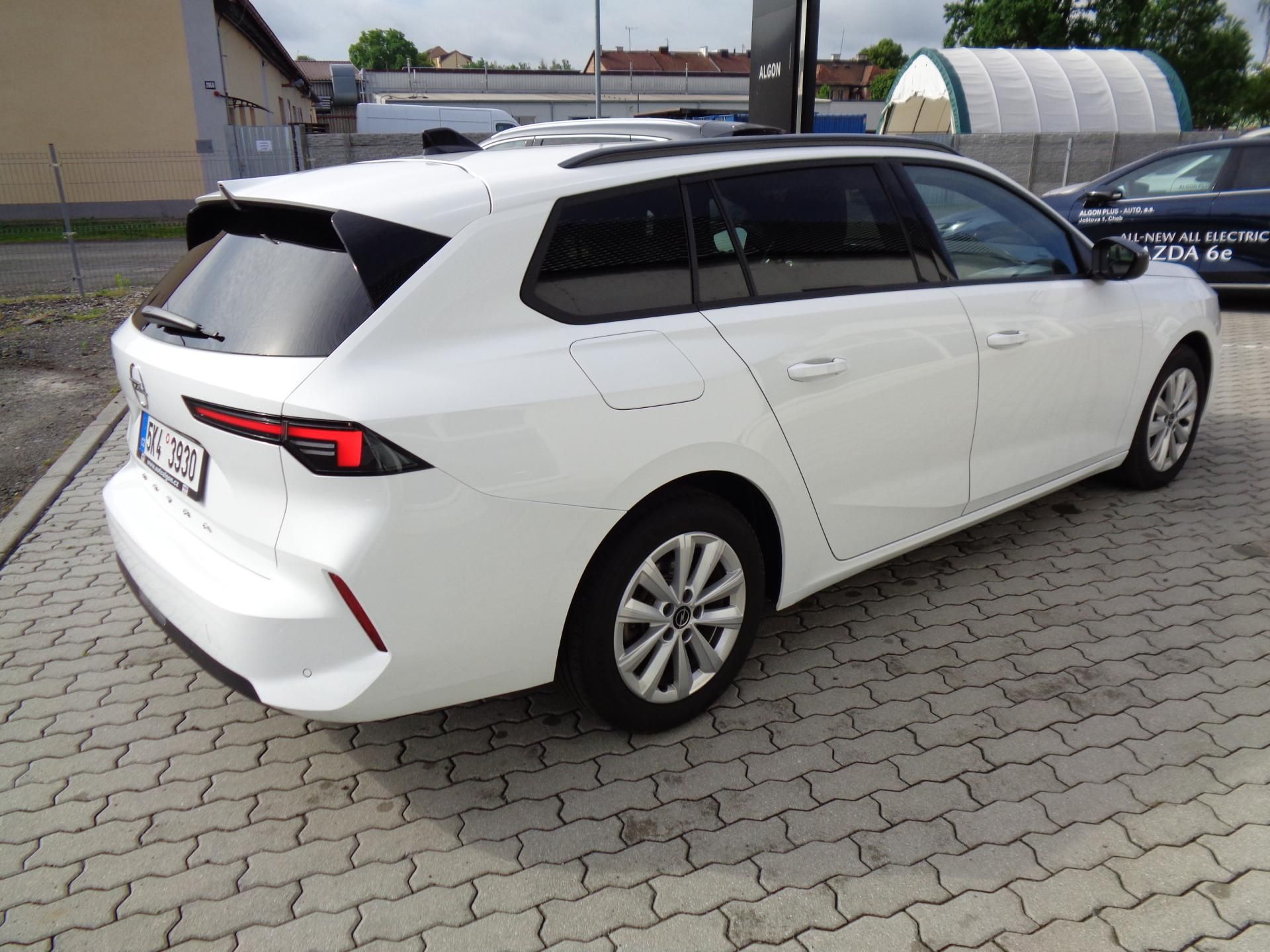 Opel Astra, 1,2T SportsTourer,sada Komfort - fotka 5