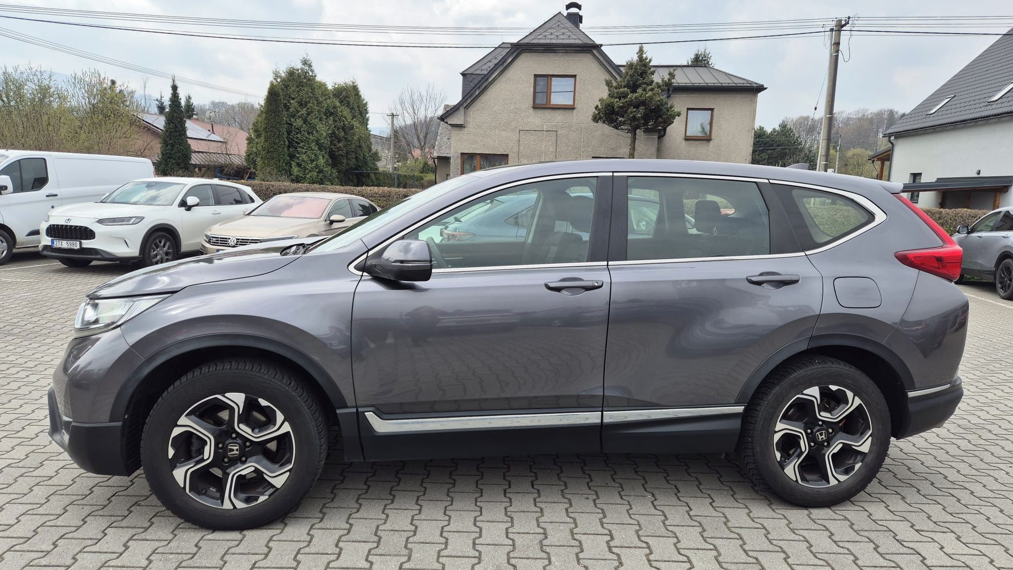 Honda CR-V, 1,5TV Elegance CVT 4x4 - fotka 4