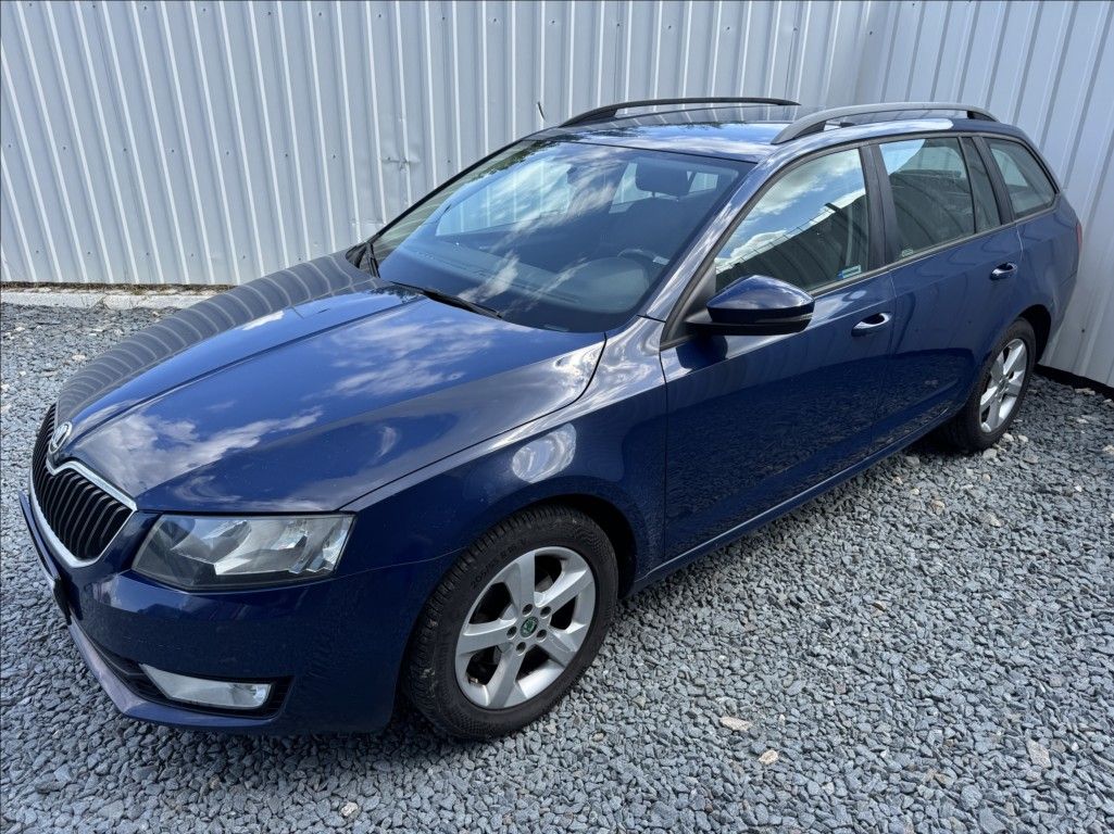 Škoda Octavia, 1,6 TDI 77kW původ ČR - fotka 5