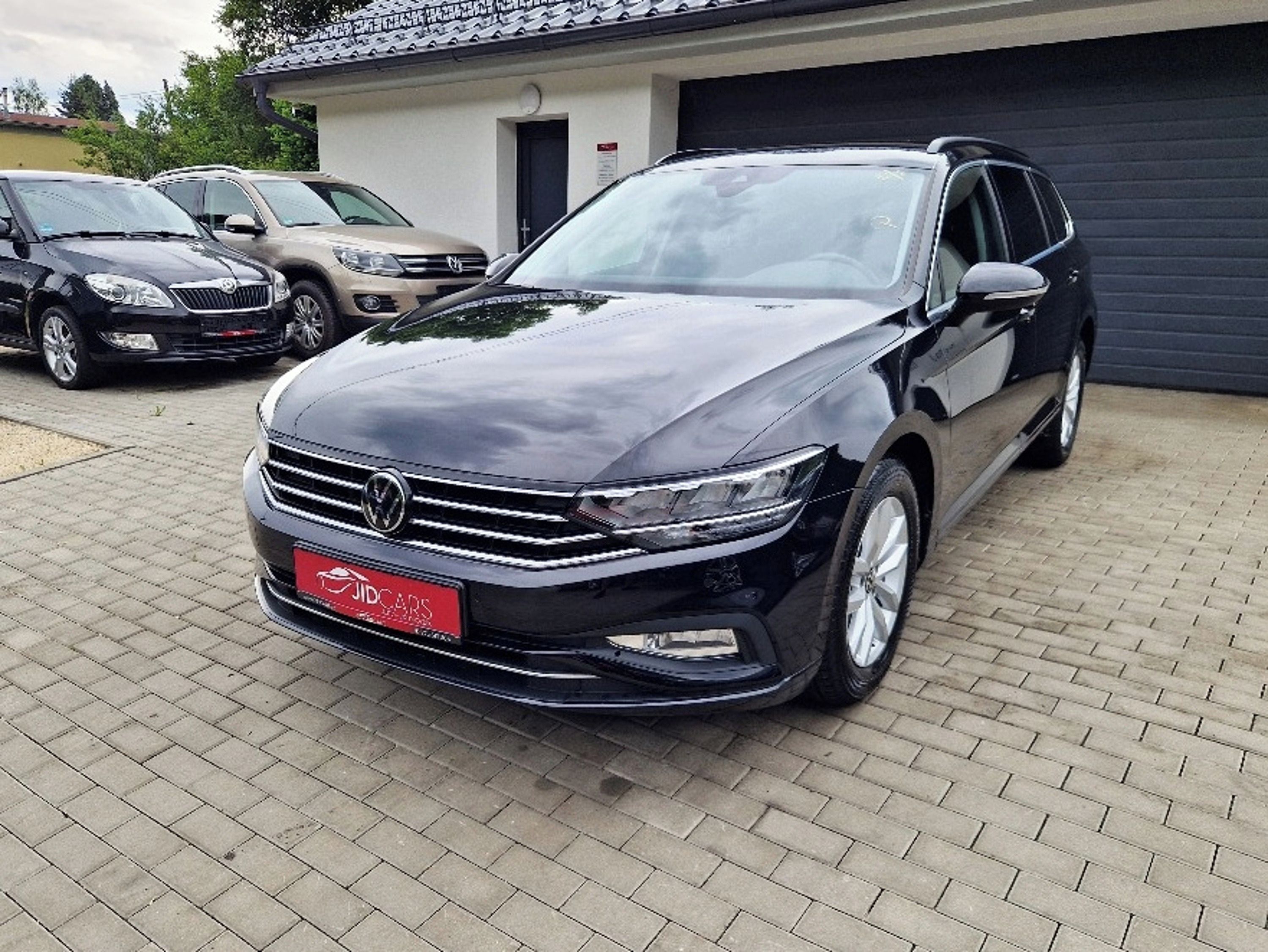 Volkswagen Passat, 2.0 TDi (110 kW) Business, LED - fotka 2